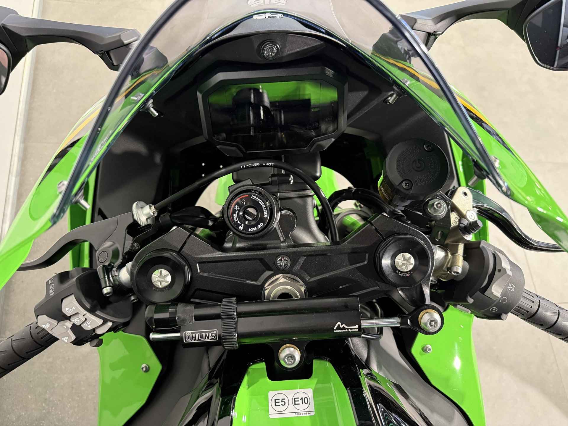 Kawasaki ZX 10 R - 8/9