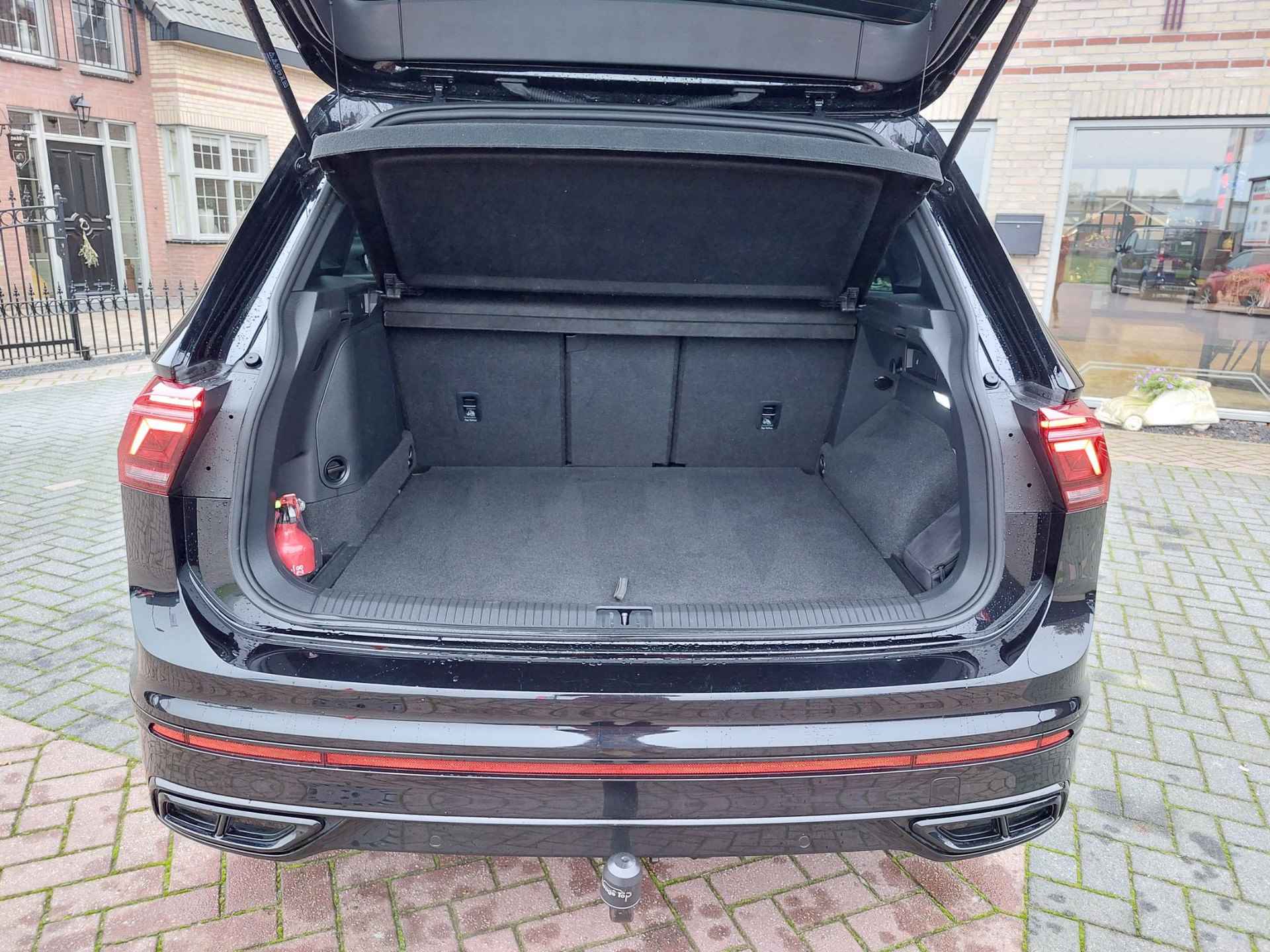 Volkswagen Tiguan 1.4 TSI eHybrid R-Line Black Style | Pano | Trekhaak | ACC - 68/70