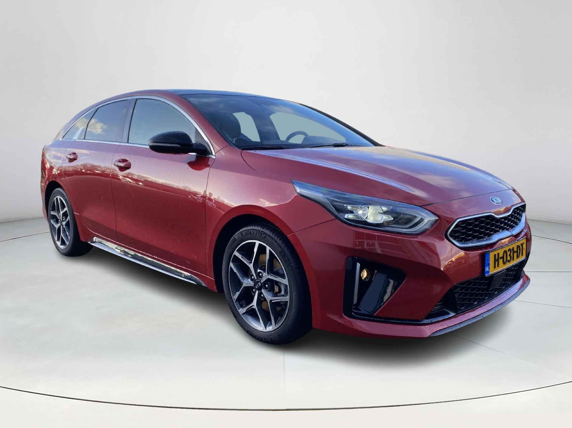 Kia ProCeed 1.0 T-GDI GT-PlusLine Pano | Stoelverwarming voor- en achter | Parkeersensoren achter | Navigatiesysteem | Verwarmbaar stuur | Apple CarPlay en Android Auto | Elektrisch glazen schuif -/ kanteldak - 8/33