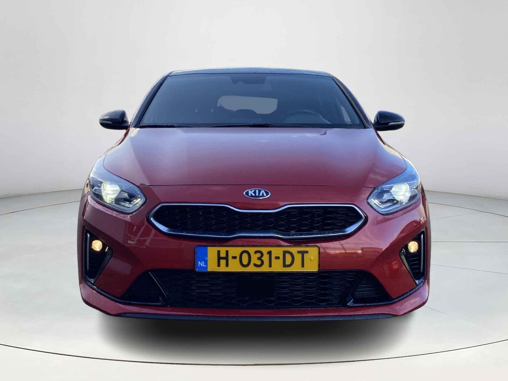 Kia ProCeed 1.0 T-GDI GT-PlusLine Pano | Stoelverwarming voor- en achter | Parkeersensoren achter | Navigatiesysteem | Verwarmbaar stuur | Apple CarPlay en Android Auto | Elektrisch glazen schuif -/ kanteldak - 9/33