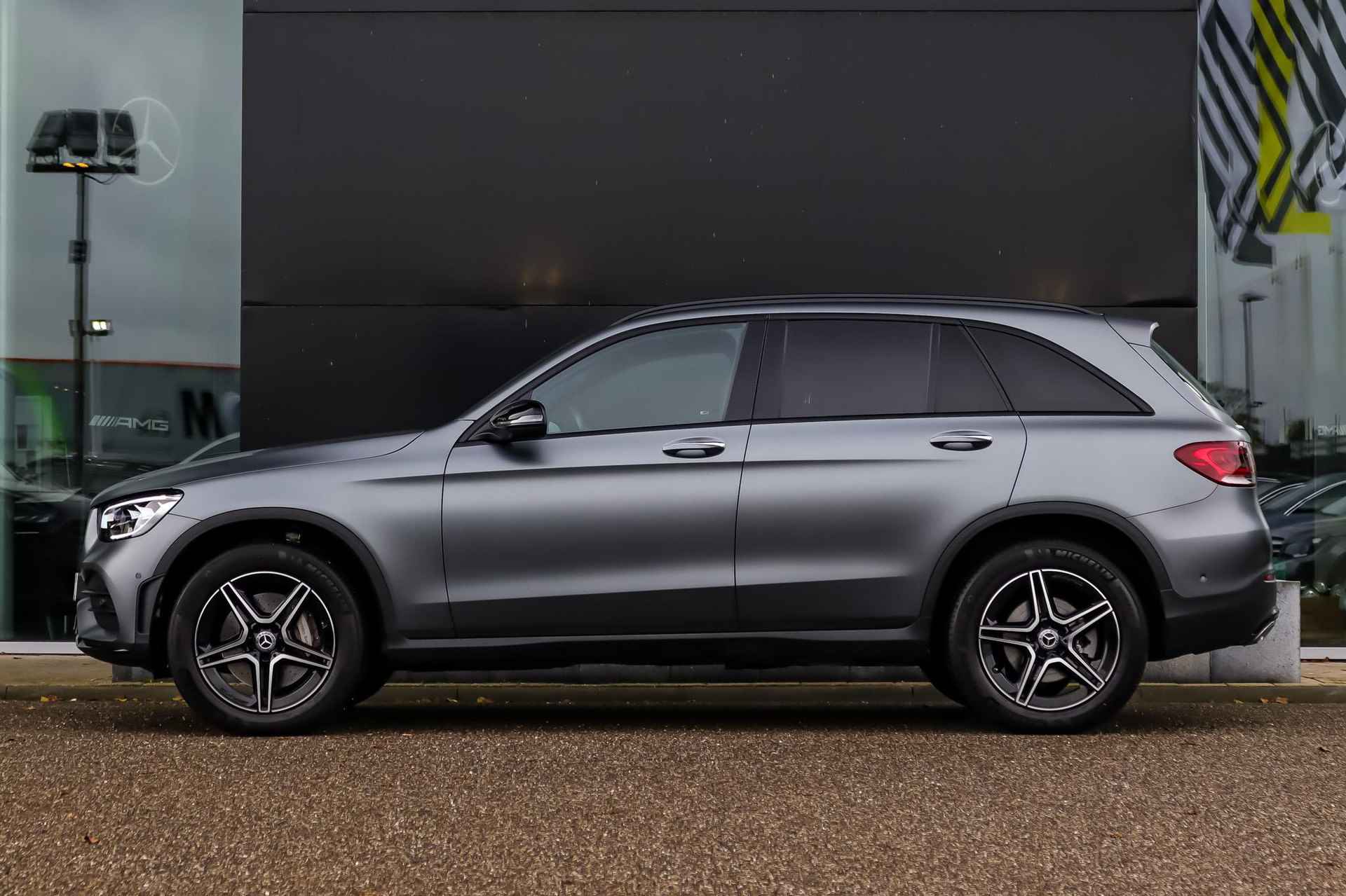 Mercedes-Benz GLC GLC 300de Automaat 4MATIC AMG Line | Designo | Premium Plus Pakket | Nightpakket | Panoramadak | Advanced Sound System | Sfeerverlichting | Keyless-Go - 7/39