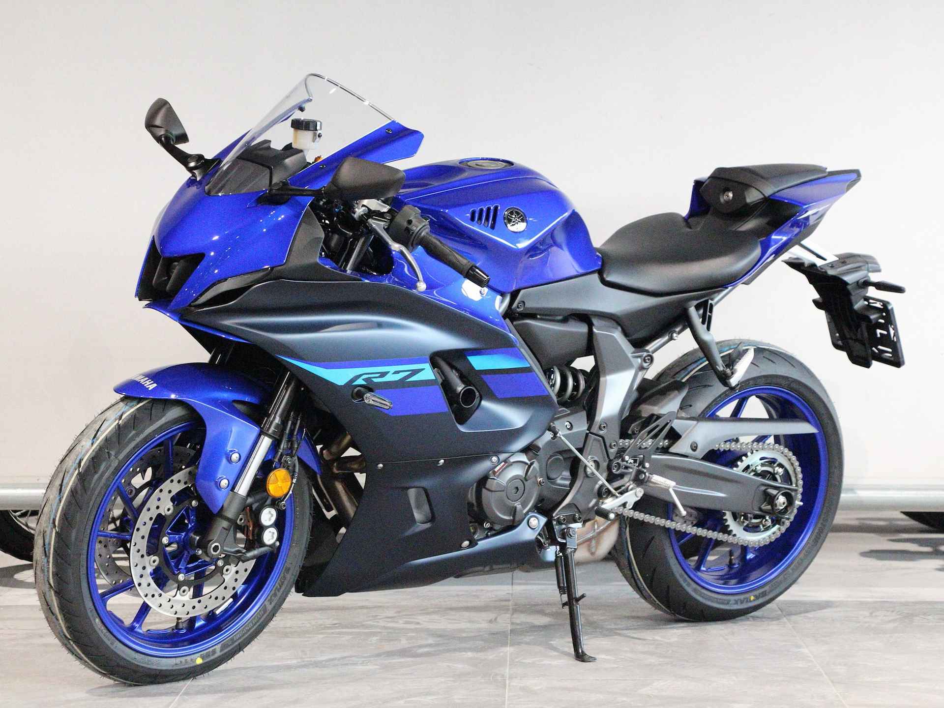 Yamaha YZF R7 - 5/12