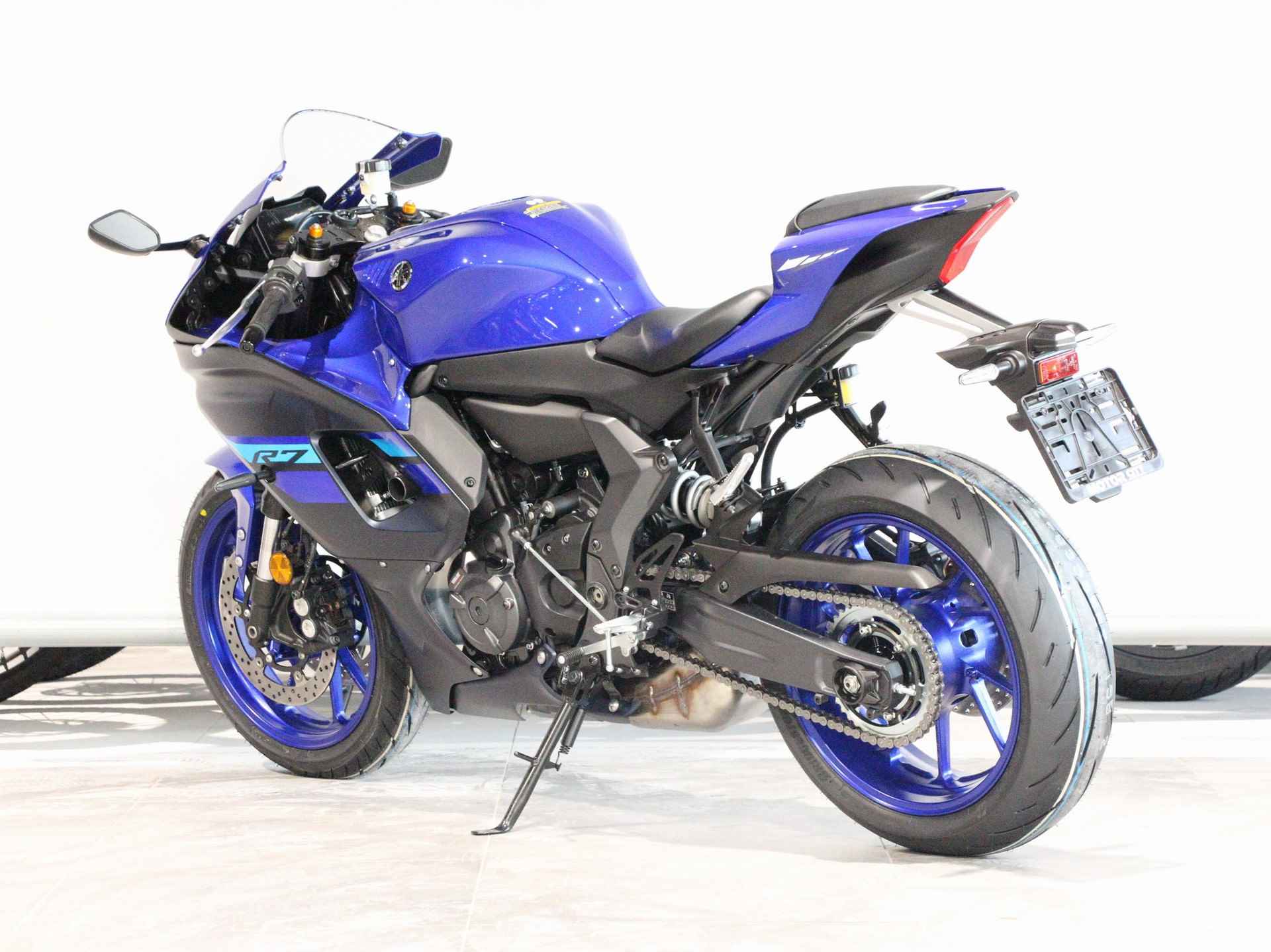 Yamaha YZF R7 - 7/12