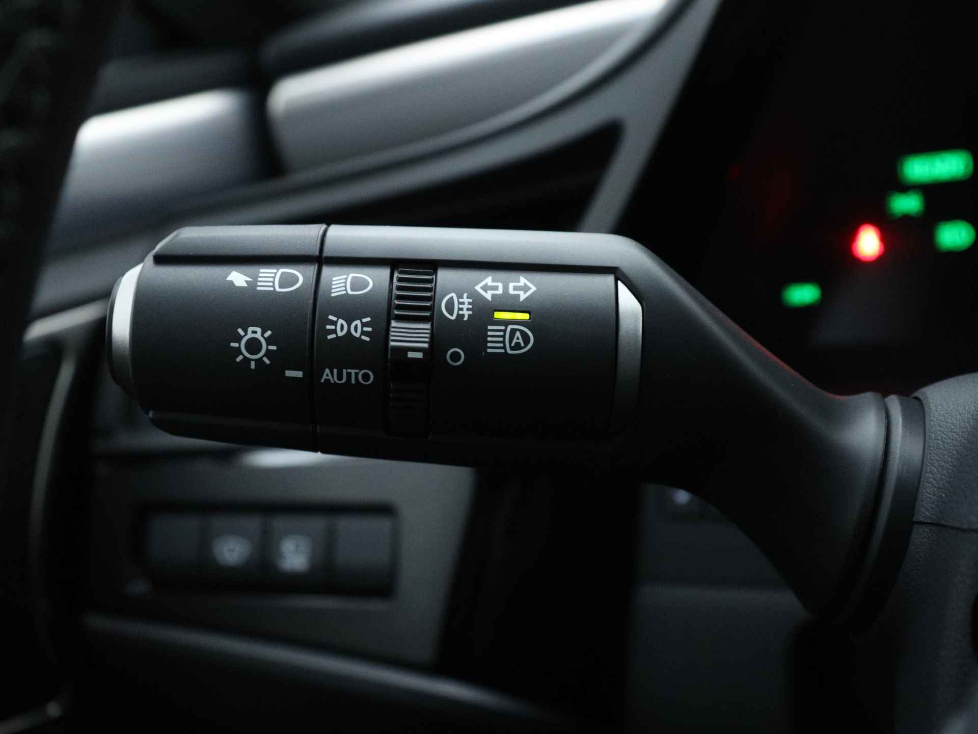 Lexus ES 300h F Sport Line | Achteruitrijcamera | Climate Control | PDC | PhoneConnect | - 24/48