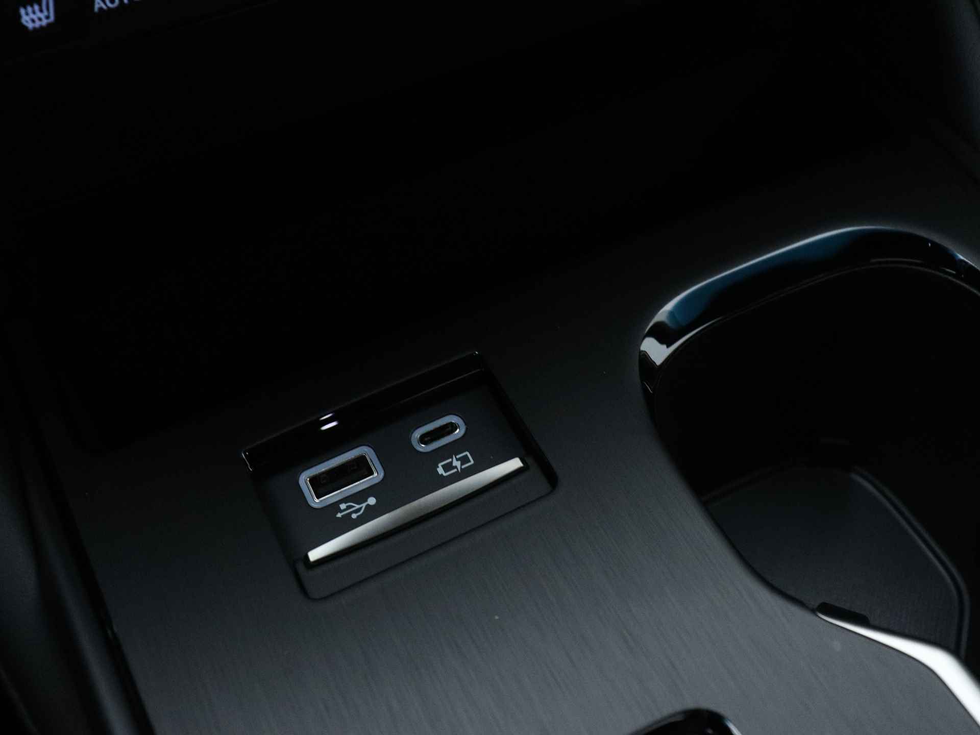 Lexus ES 300h F Sport Line | Achteruitrijcamera | Climate Control | PDC | PhoneConnect | - 35/48
