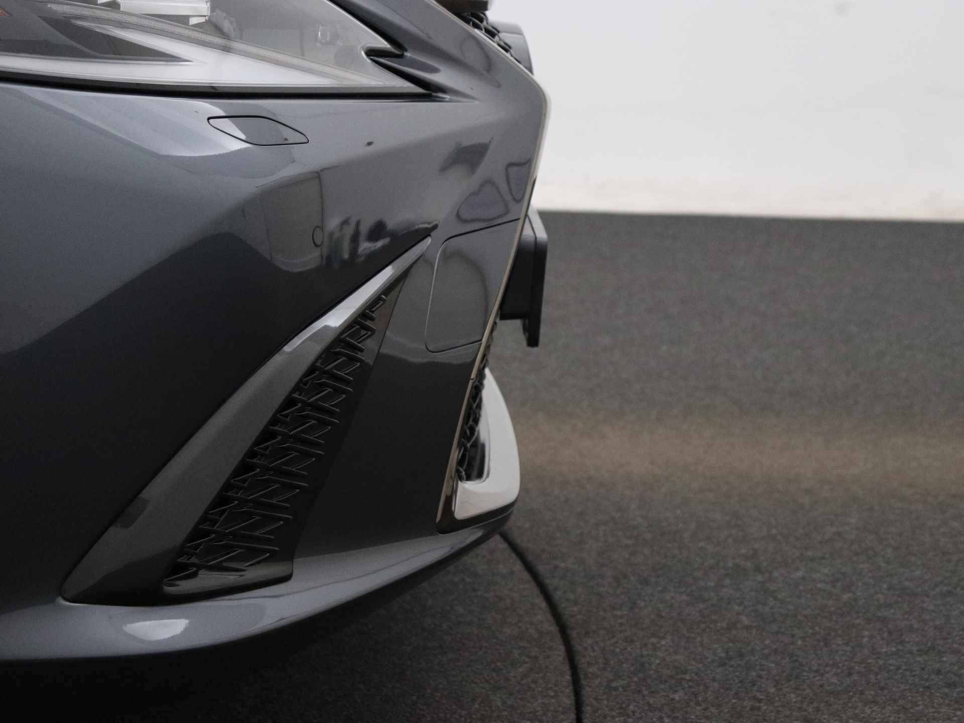 Lexus ES 300h F Sport Line | Achteruitrijcamera | Climate Control | PDC | PhoneConnect | - 46/48