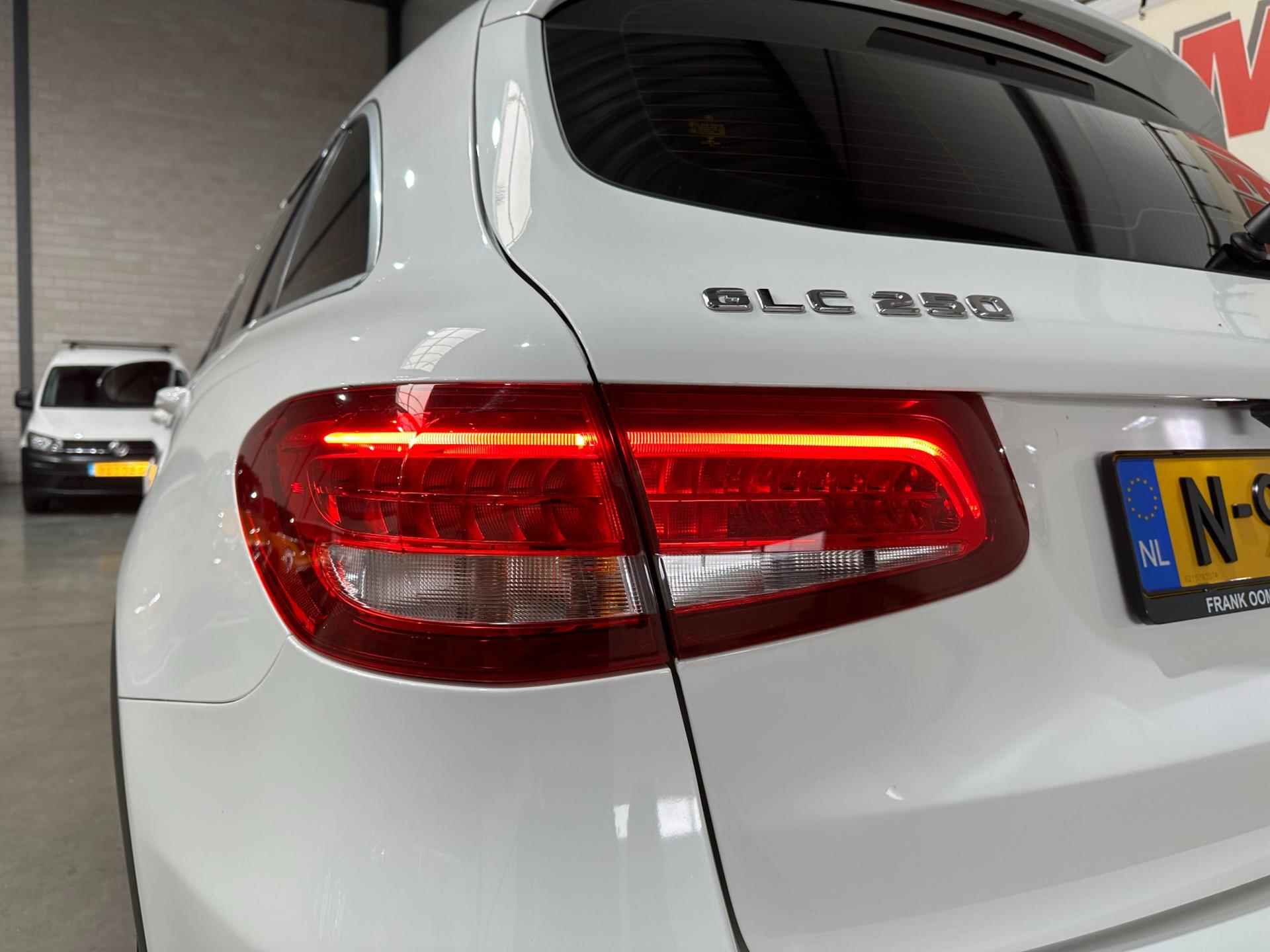 Mercedes-Benz GLC-klasse 250 4MATIC Premium + Panorama | Leder | Camera | Stoelverwarming | Rijklaarprijs - 12/33