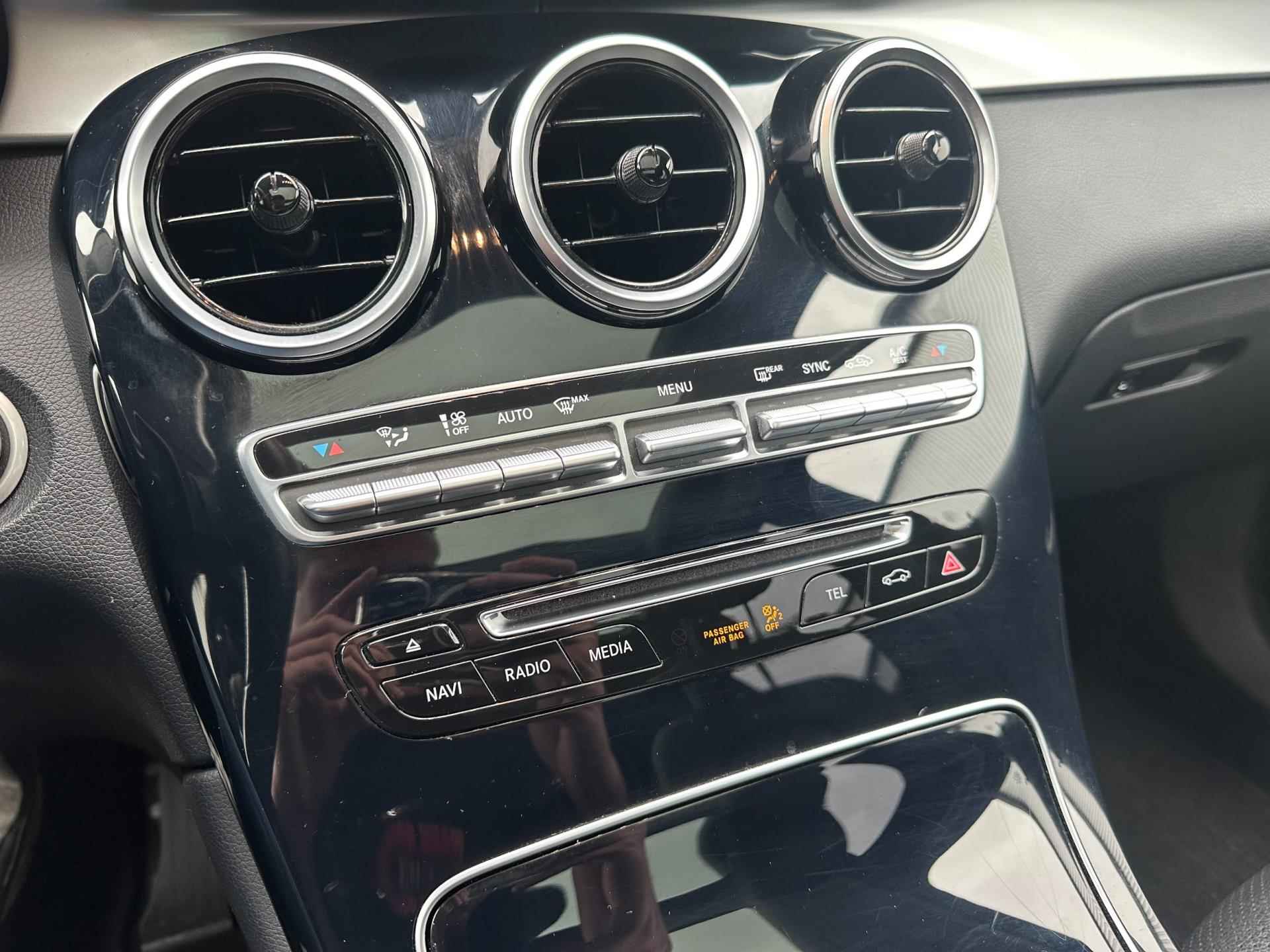 Mercedes-Benz GLC-klasse 250 4MATIC Premium + Panorama | Leder | Camera | Stoelverwarming | Rijklaarprijs - 17/33