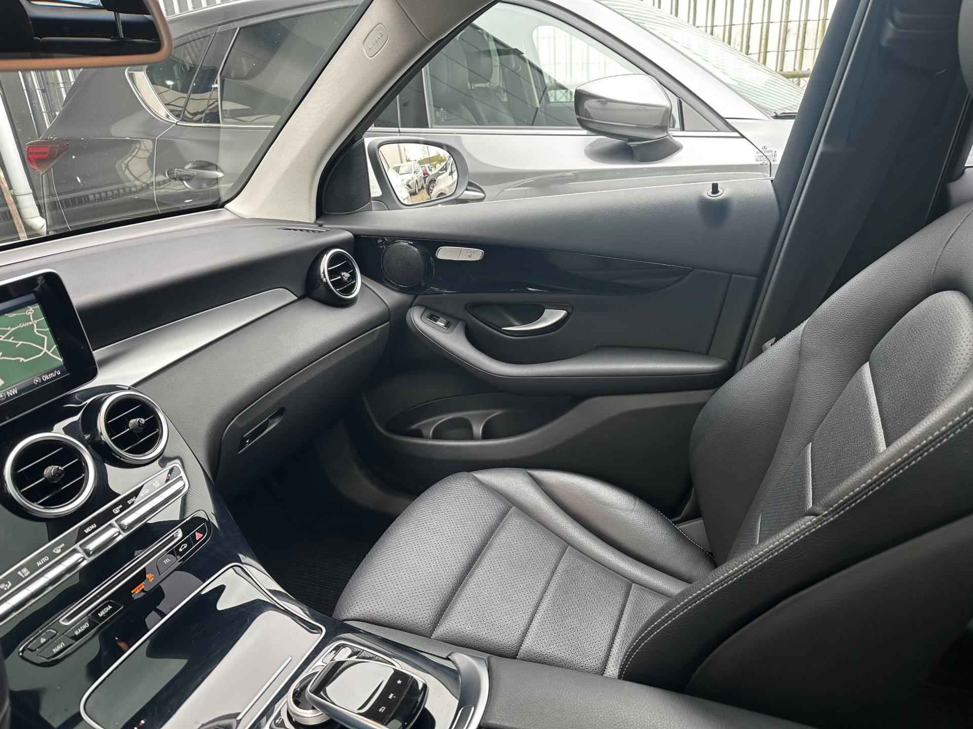 Mercedes-Benz GLC-klasse 250 4MATIC Premium + Panorama | Leder | Camera | Stoelverwarming | Rijklaarprijs - 28/33