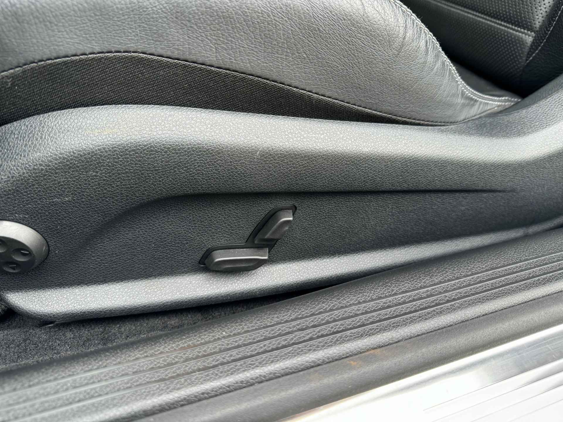 Mercedes-Benz C-Klasse Cabrio 180 AMG Premium Pack Airscarf, - 22/44