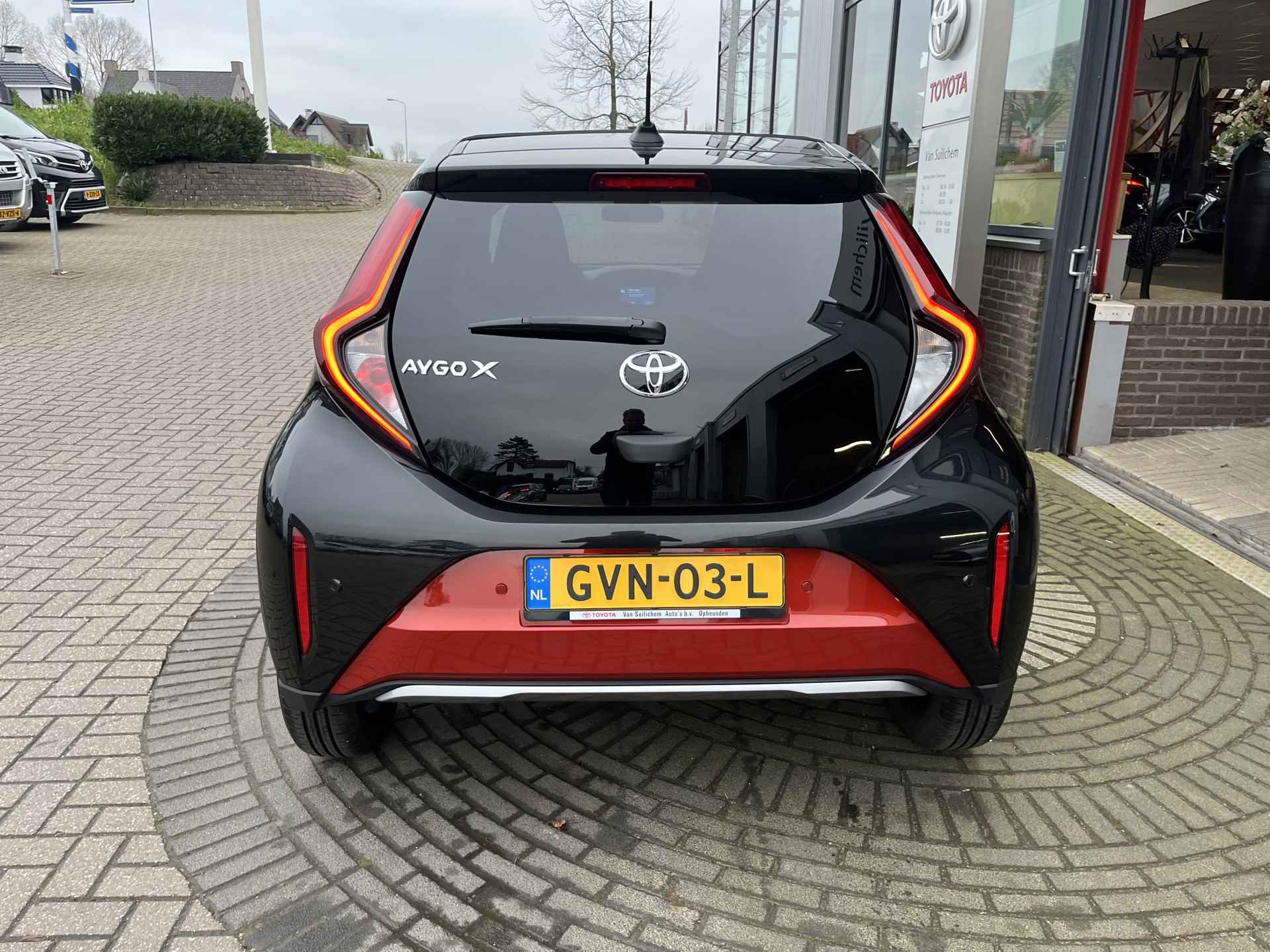 Toyota Aygo X 1.0 VVT-i MT Premium - 4/34