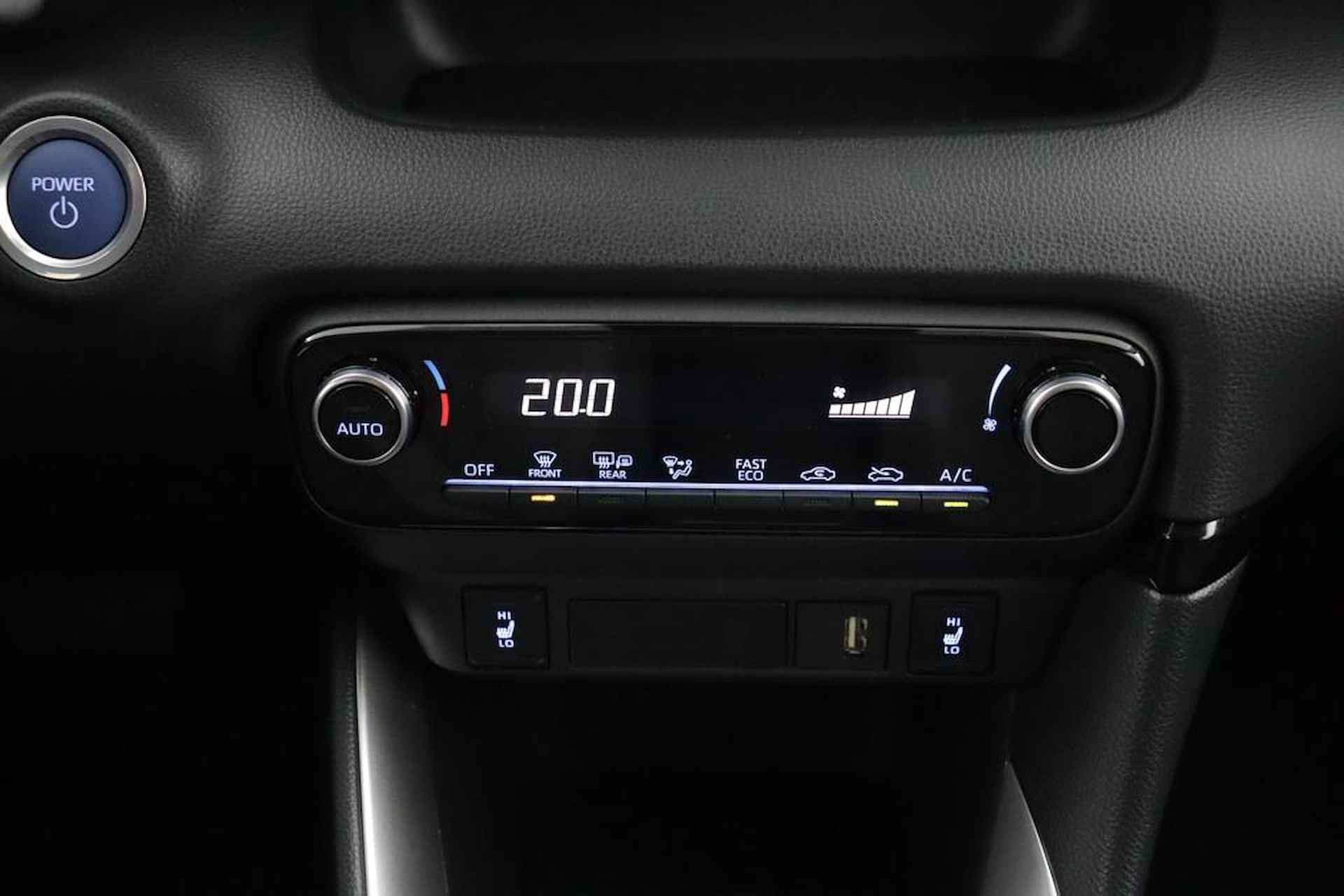 Toyota Yaris 1.5 Hybrid Dynamic Automaat | Stoelverwarming | Parkeercamera | Climate Control | - 7/45