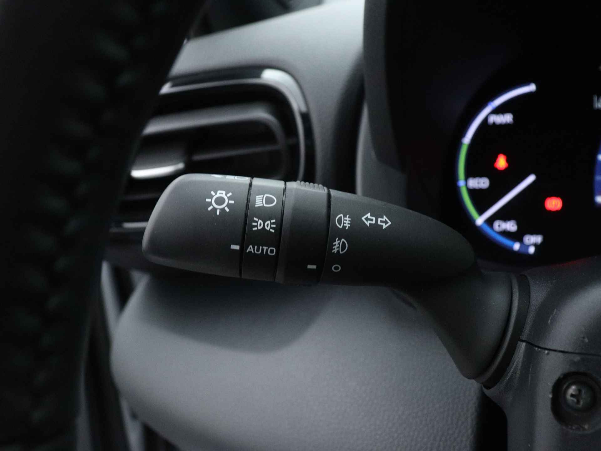 Toyota Yaris Cross 1.5 Hybrid Dynamic Limited | Cloud Navigatie | Stoelverwarming | Parkeersensoren | - 24/42