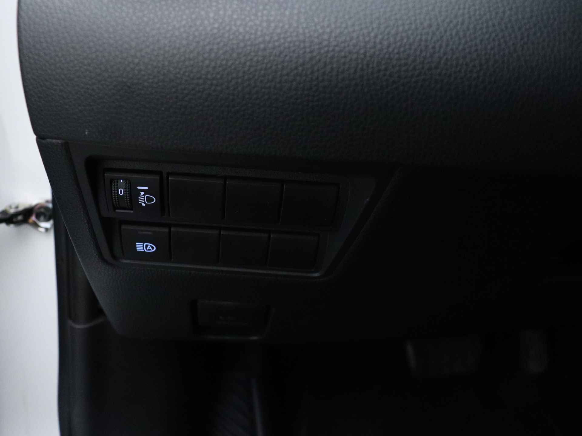 Toyota Yaris Cross 1.5 Hybrid Dynamic Limited | Cloud Navigatie | Stoelverwarming | Parkeersensoren | - 34/42