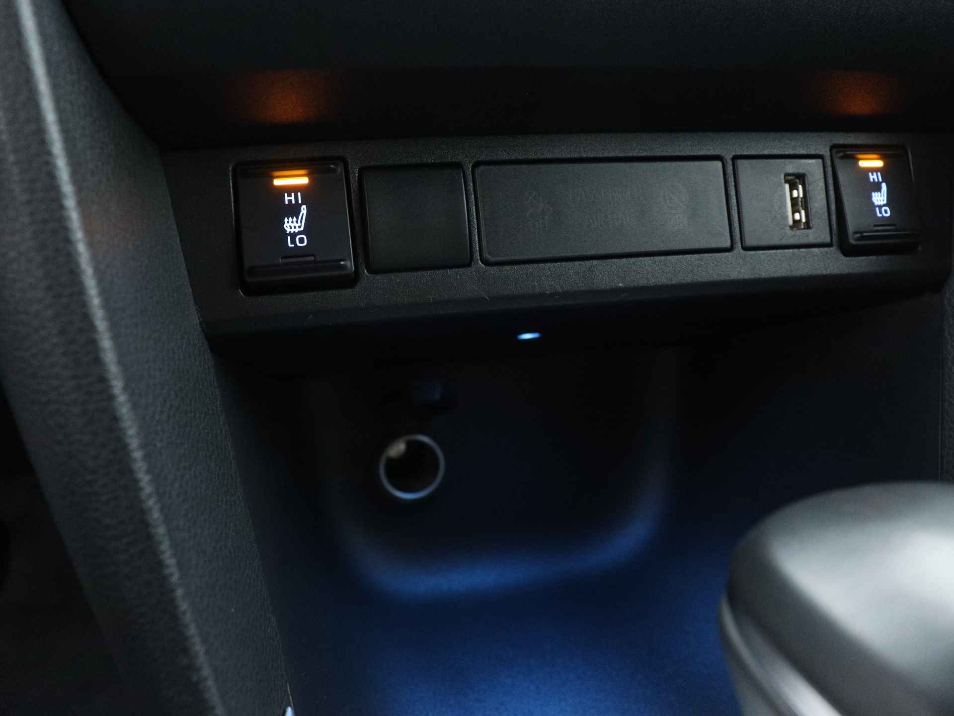 Toyota Yaris Cross 1.5 Hybrid Dynamic Limited | Cloud Navigatie | Stoelverwarming | Parkeersensoren | - 35/42
