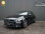 Mercedes-Benz A-klasse 250 e Premium AMG pakket / Sfeer verlichting / Full black / PDC / Privacy glass / Stoel verw.