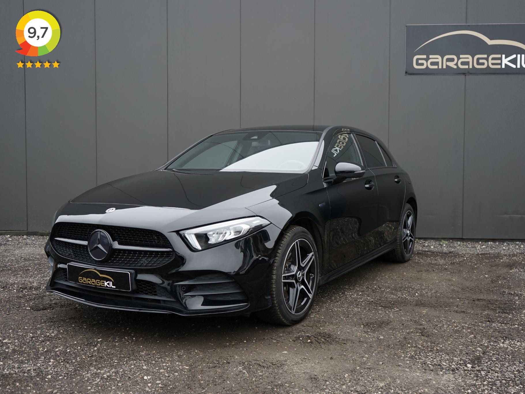 Mercedes-Benz A-klasse 250 e Premium AMG pakket / Sfeer verlichting / Full black / PDC / Privacy glass / Stoel verw.