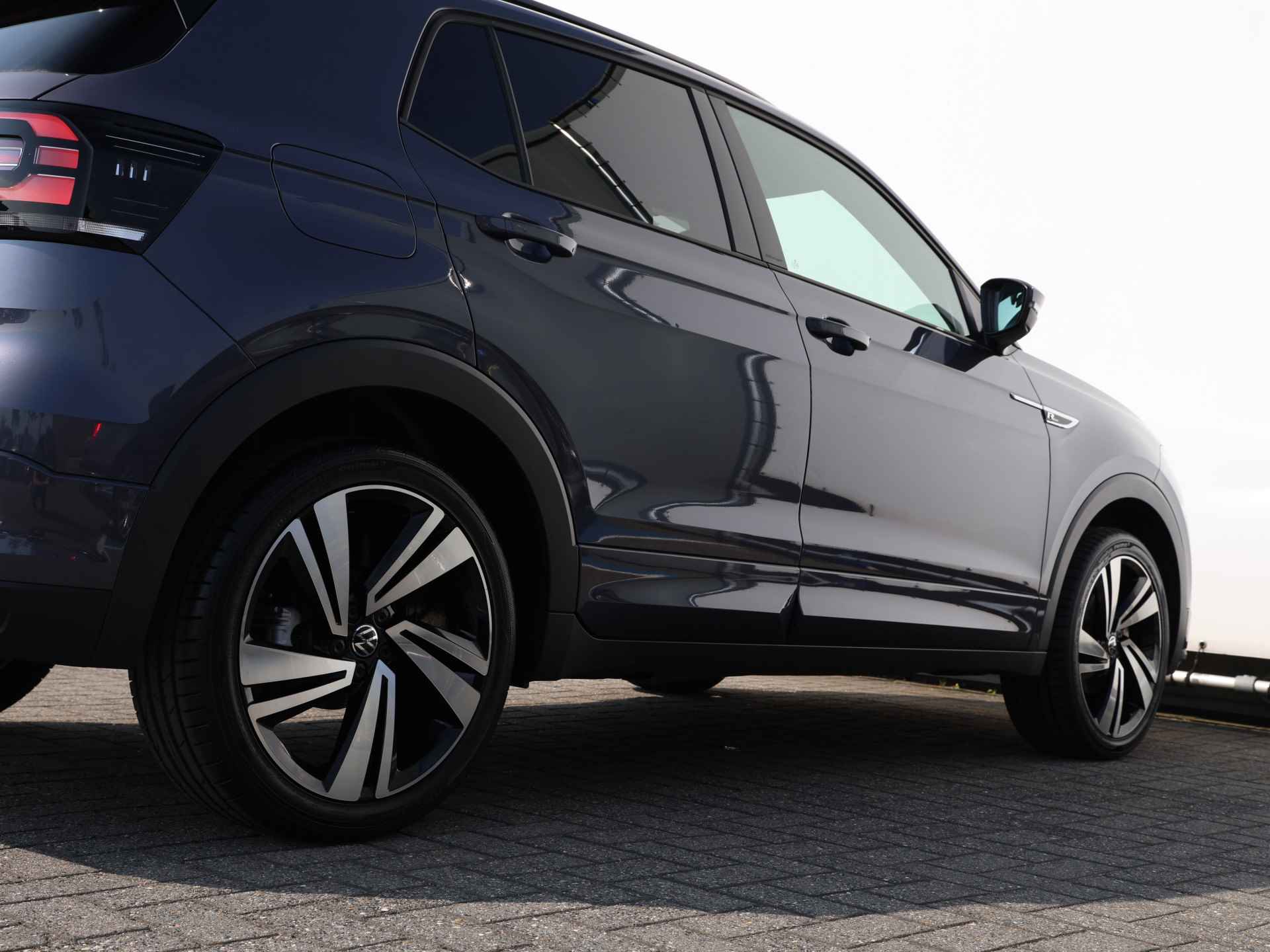 Volkswagen T-Cross 1.0 TSI R-Line 110pk DSG | LED | Navigatie | Climate control | Cruise control - 19/39