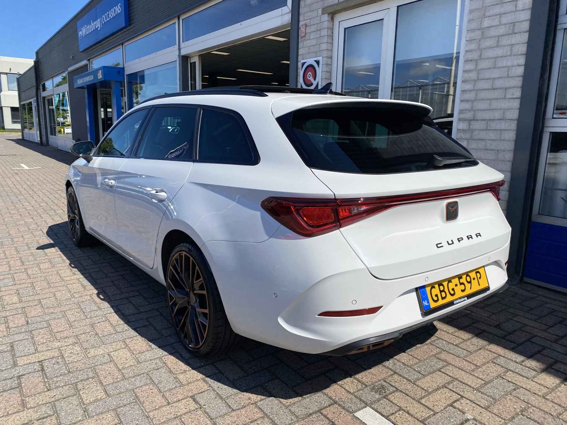 CUPRA Leon Sportstourer 1.4 e-Hybrid VZ Performance / AUTOMAAT/ 245 PK/ PANO/ CAMERA/ PARK. SENSOREN/ KEYLESS/ STOEL EN STUUR VERWARM./ ADAPT. CRUISE/ APP CONNECT/ NAVI/ CLIMA/ DAB/ - 6/53