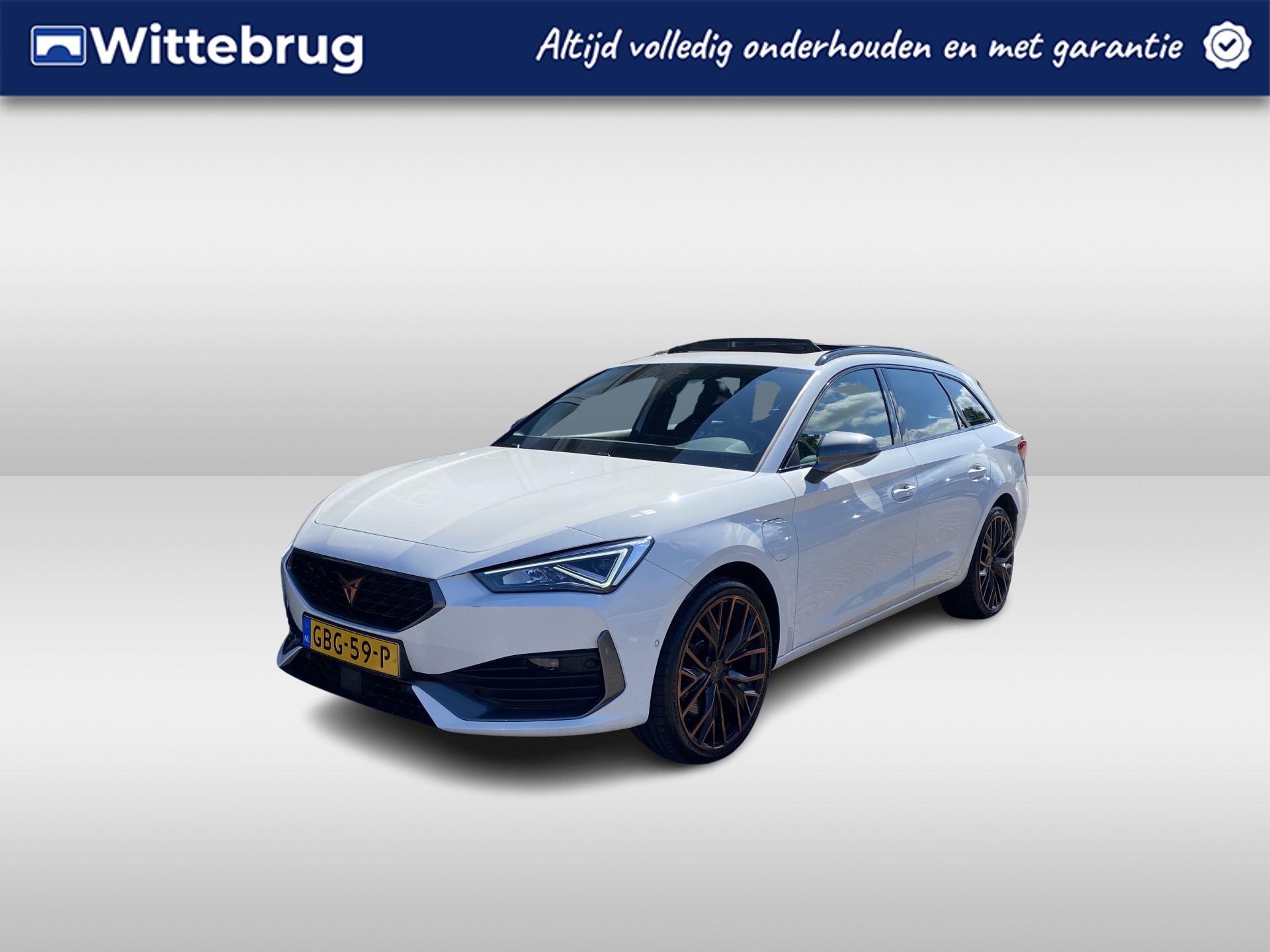 CUPRA Leon Sportstourer 1.4 e-Hybrid VZ Performance / AUTOMAAT/ 245 PK/ PANO/ CAMERA/ PARK. SENSOREN/ KEYLESS/ STOEL EN STUUR VERWARM./ ADAPT. CRUISE/ APP CONNECT/ NAVI/ CLIMA/ DAB/