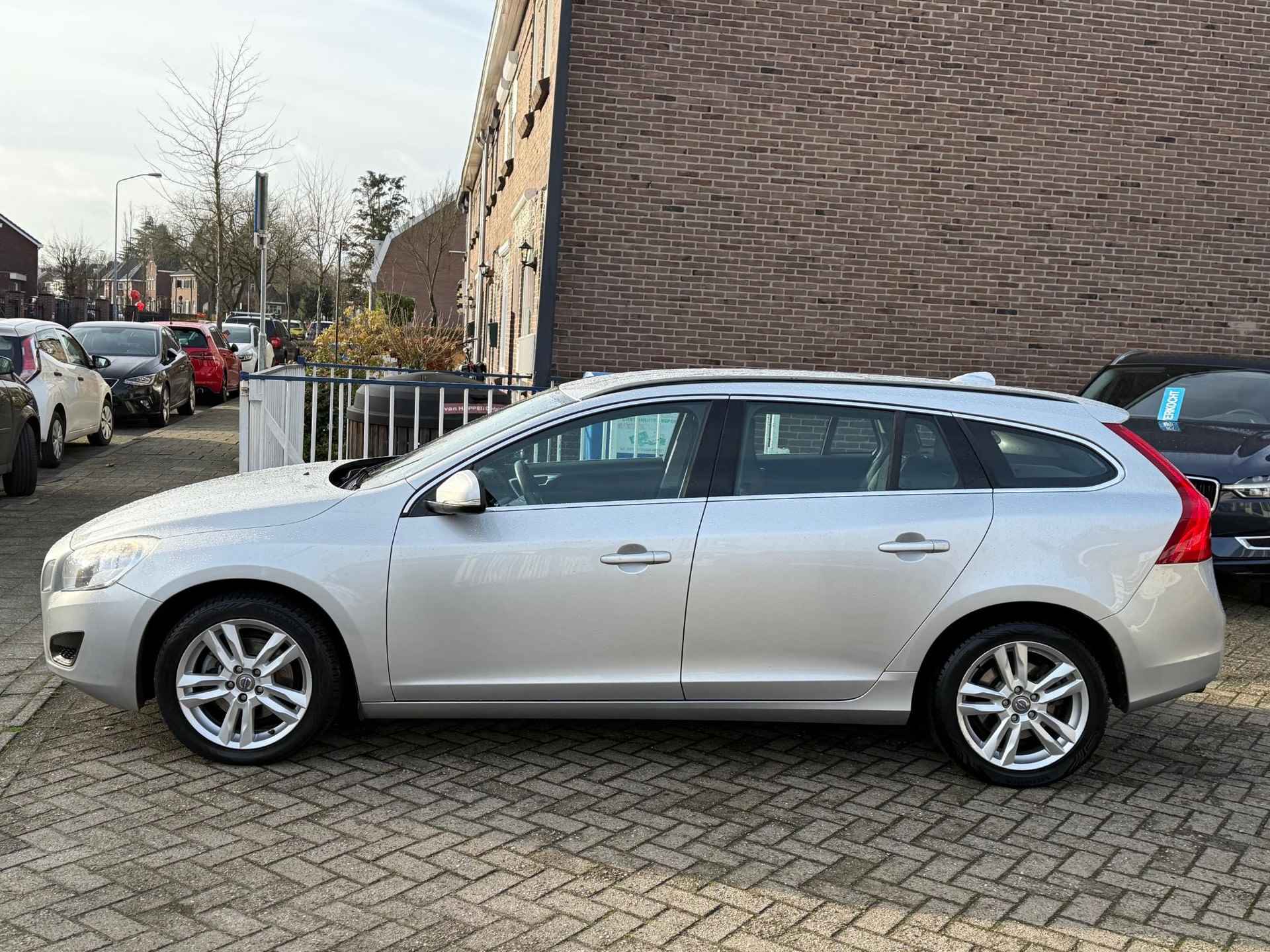 Volvo V60 1.6 T3 Momentum Family-line - 3/23