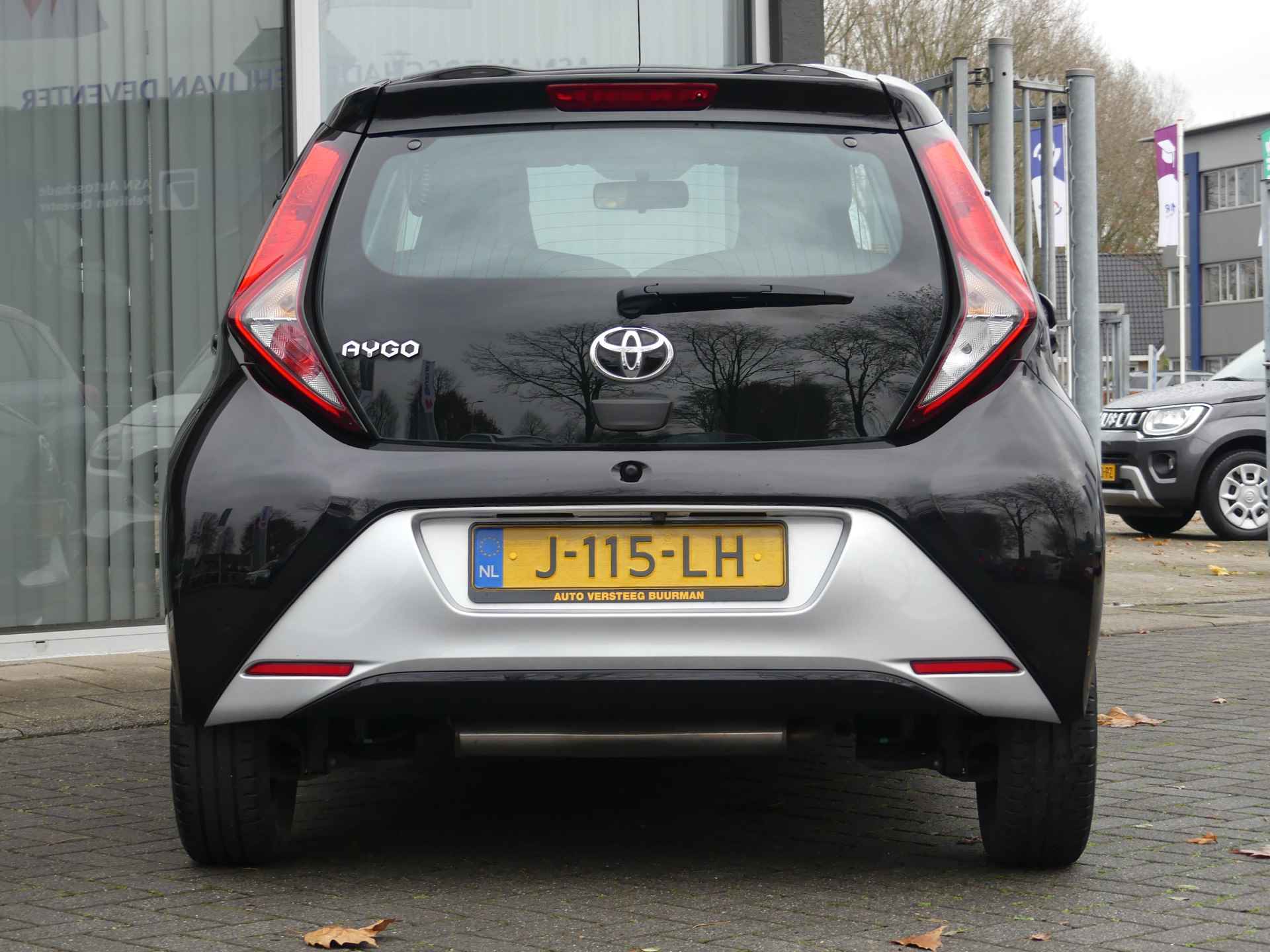 Toyota Aygo 1.0 VVT-i x-play Bluetooth, Airco, Achteruitrijcamera, - 7/25