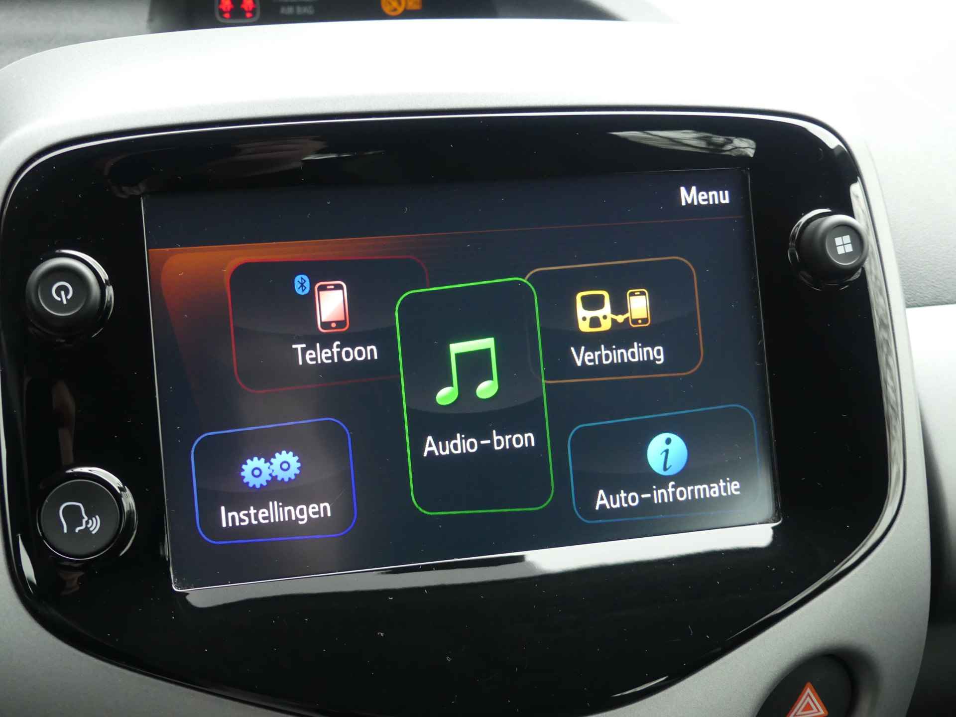 Toyota Aygo 1.0 VVT-i x-play Bluetooth, Airco, Achteruitrijcamera, - 17/25