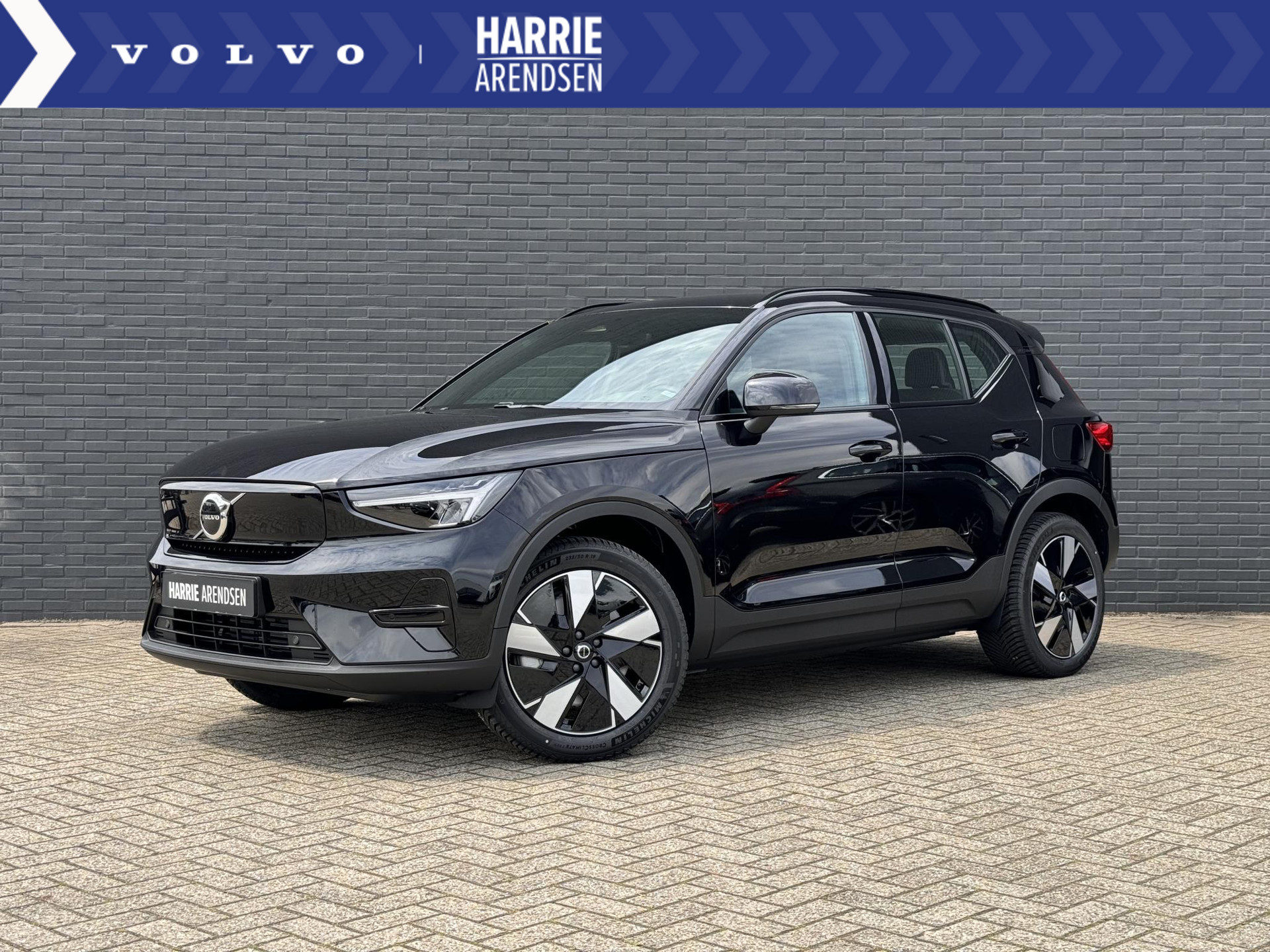 Volvo XC40 Single Motor Plus | Adaptieve Cruise Control | Navigatie | Stoel- en stuurverwarming | Keyless Entry