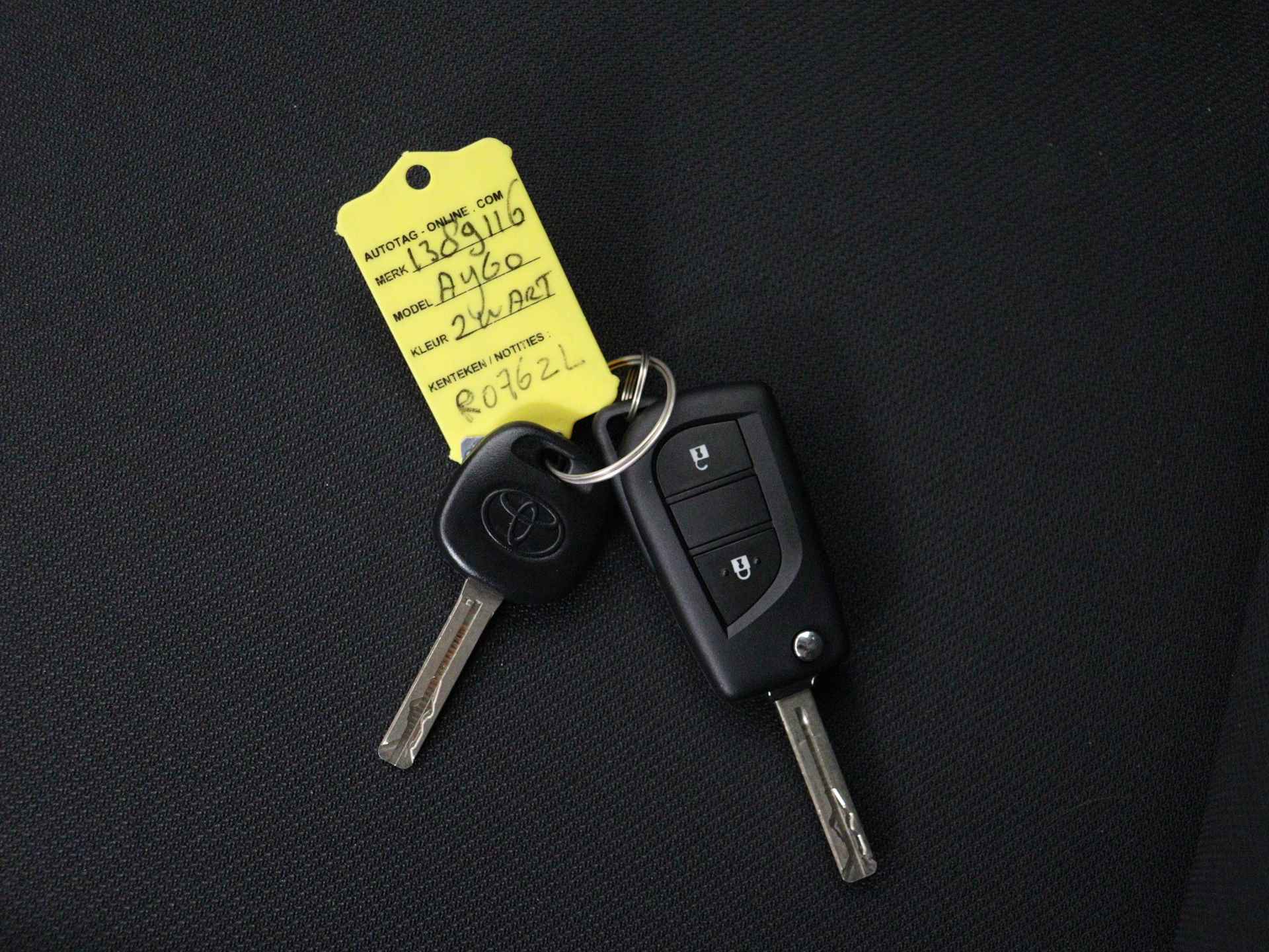 Toyota Aygo X 1.0 VVT-i S-CVT play Limited | Mat grijs | Zwarte LM velgen 18 inch | Privacy Glas | Chameleon voorruit | - 11/33