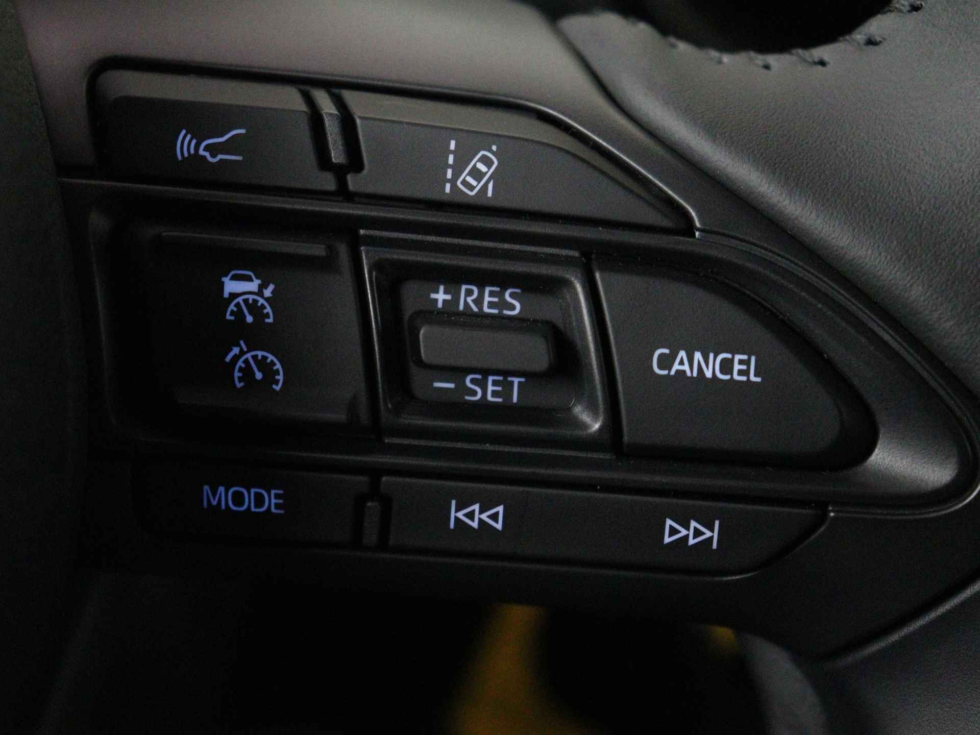 Toyota Aygo X 1.0 VVT-i S-CVT play Limited | Mat grijs | Zwarte LM velgen 18 inch | Privacy Glas | Chameleon voorruit | - 18/33