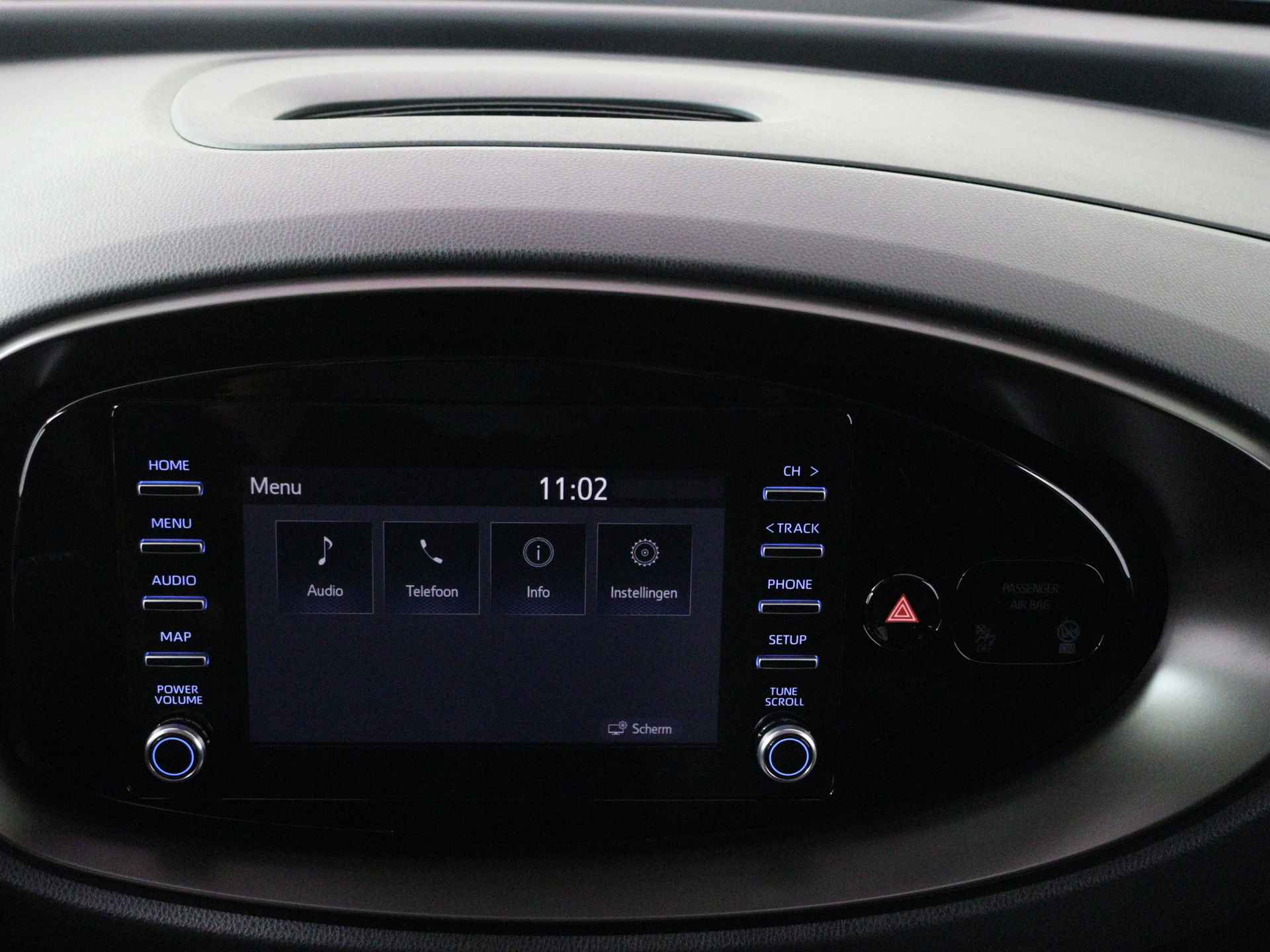 Toyota Aygo X 1.0 VVT-i S-CVT play Limited | Mat grijs | Zwarte LM velgen 18 inch | Privacy Glas | Chameleon voorruit | - 32/33