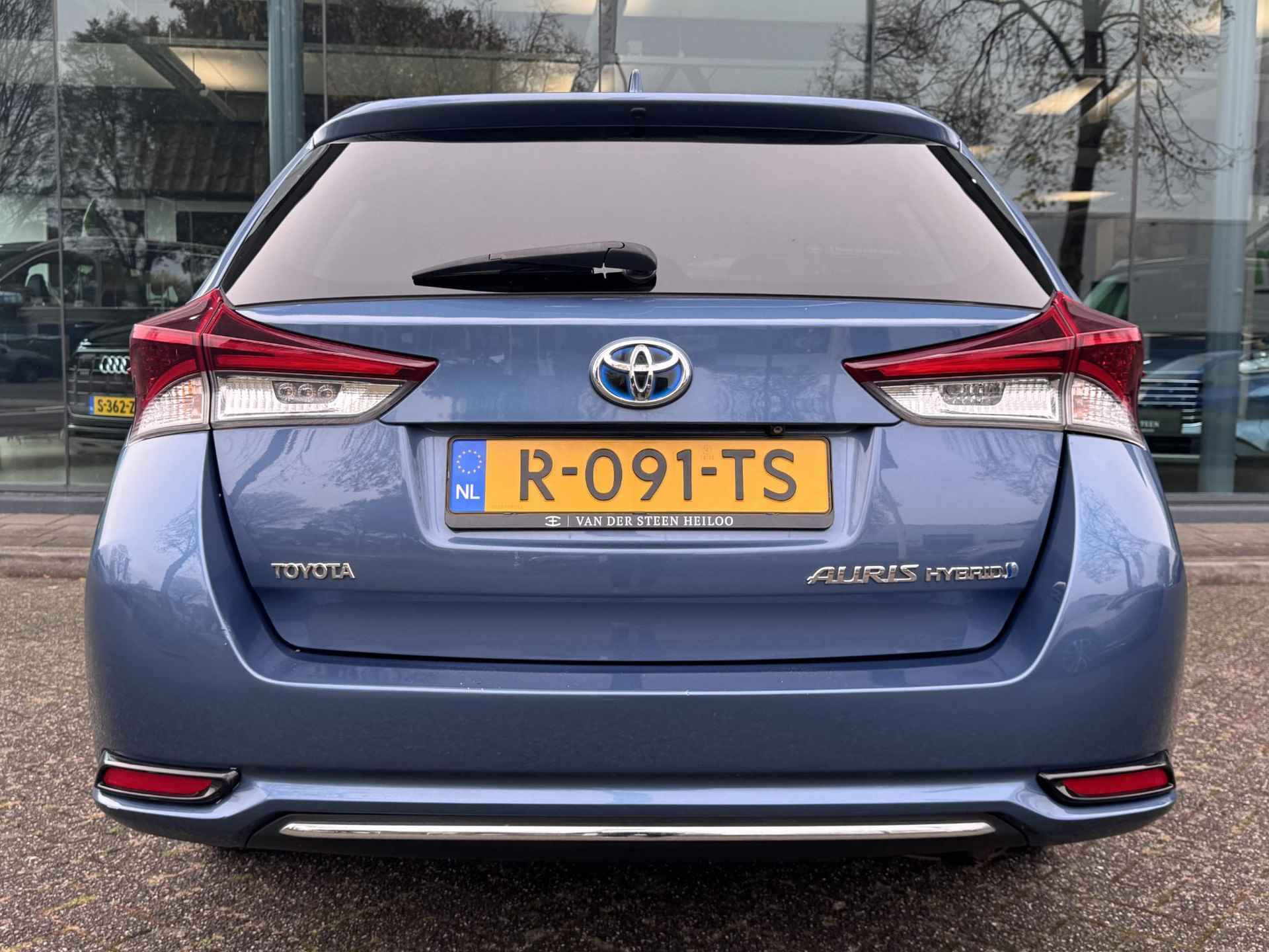 Toyota Auris Touring Sports 1.8 Hybrid Dynamic Camera | Fabrieksgarantie t/m 06/2025 - 10/18