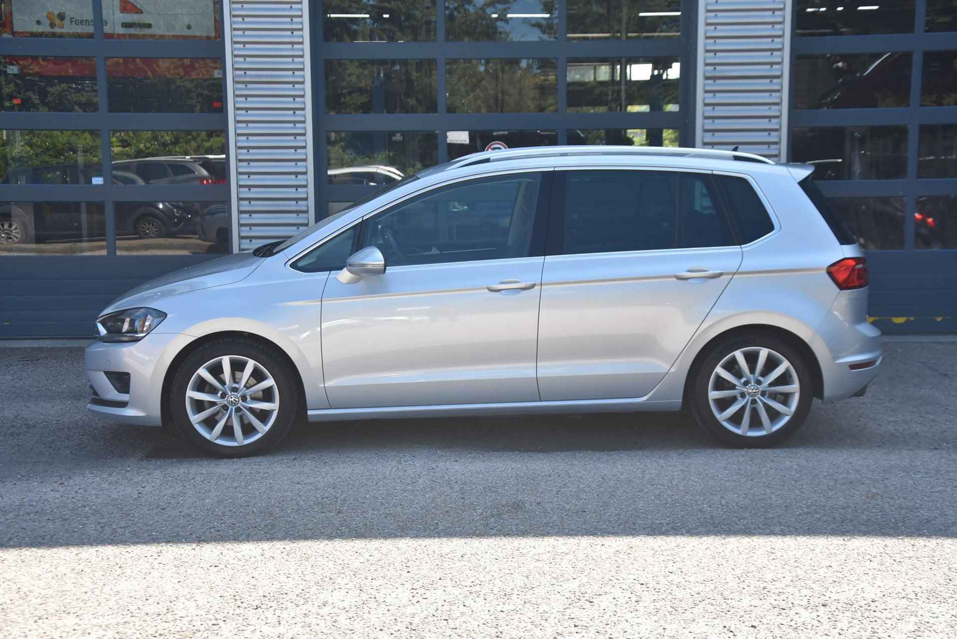 Volkswagen Golf Sportsvan 1.2 TSI 110PK Highline Aut. | Navigatie | Camera | Climate control | Cruise control | PDC V+A | LMV 17 inch - 7/23