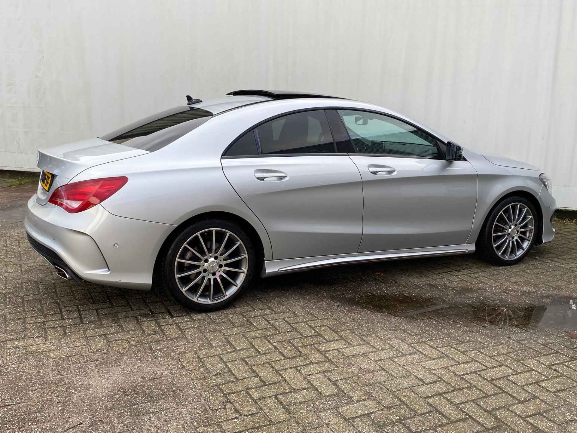 Mercedes-Benz CLA-Klasse 180 Prestige Automaat Pano / AMG Pakket / Stoelverw - 4/24