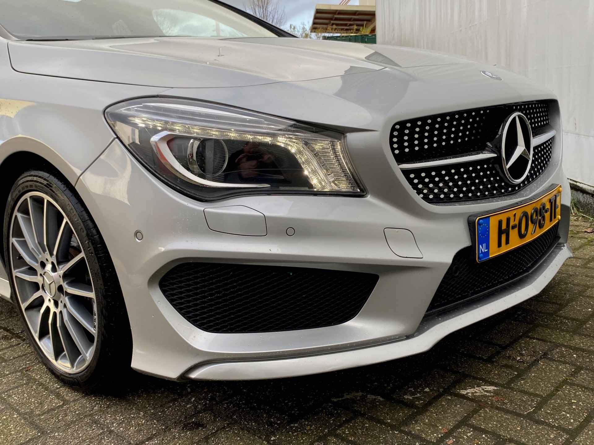 Mercedes-Benz CLA-Klasse 180 Prestige Automaat Pano / AMG Pakket / Stoelverw - 21/24