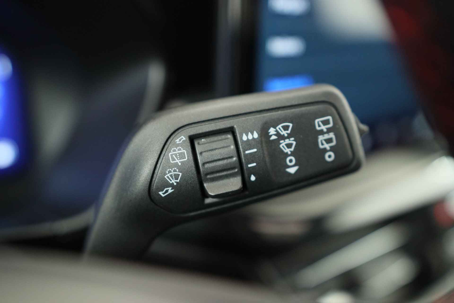Ford Focus 1.0 EcoBoost Hybrid ST Line X | Direct Leverbaar | Panorama Dak | Drivers Assistance Pack | Winterpack | 18'' Lichtmetalen Velge - 37/45