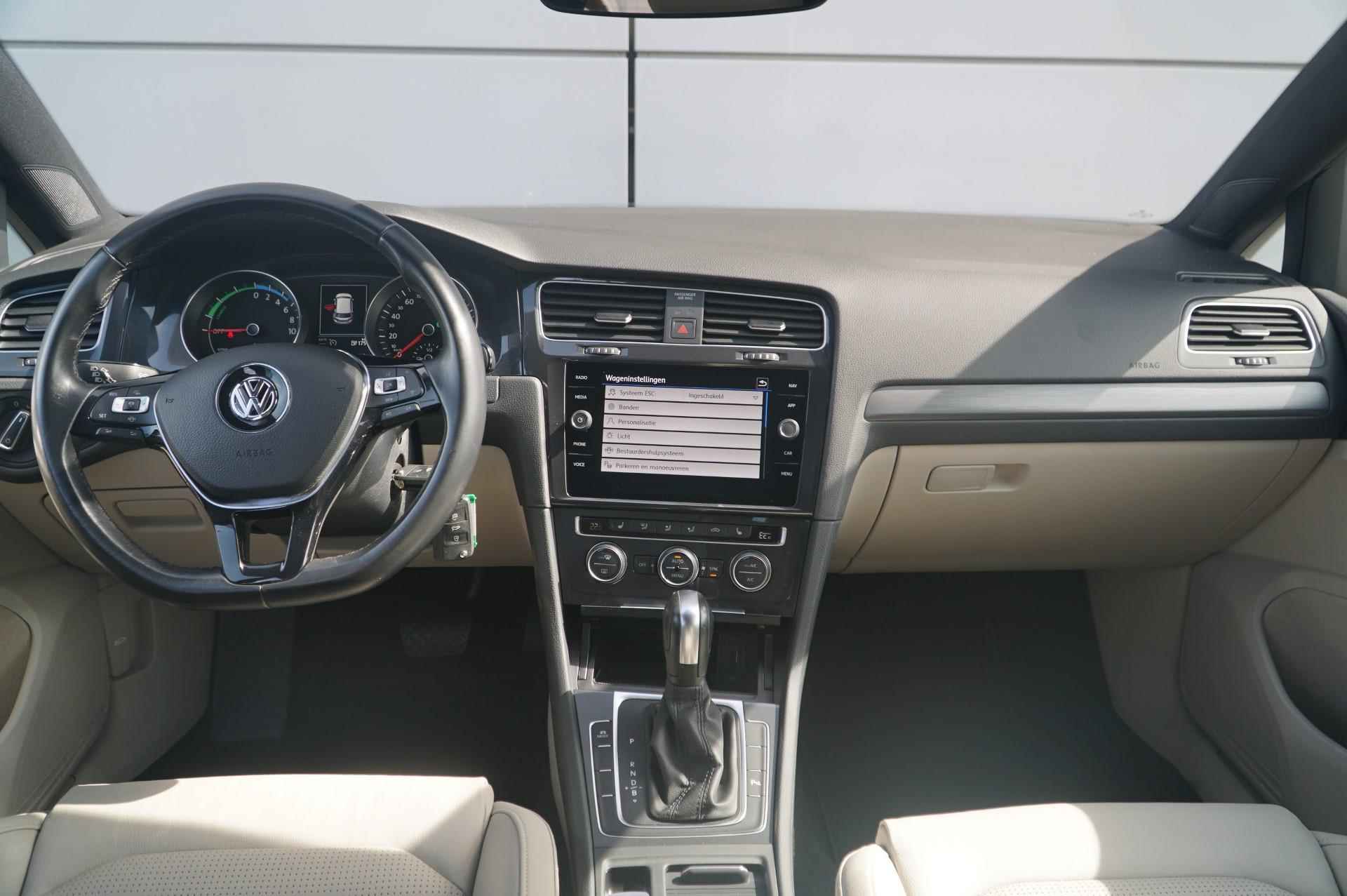 Volkswagen e-Golf 136pk E-DITION | Leder | Navigatie | Adaptive Cruise - 5/36