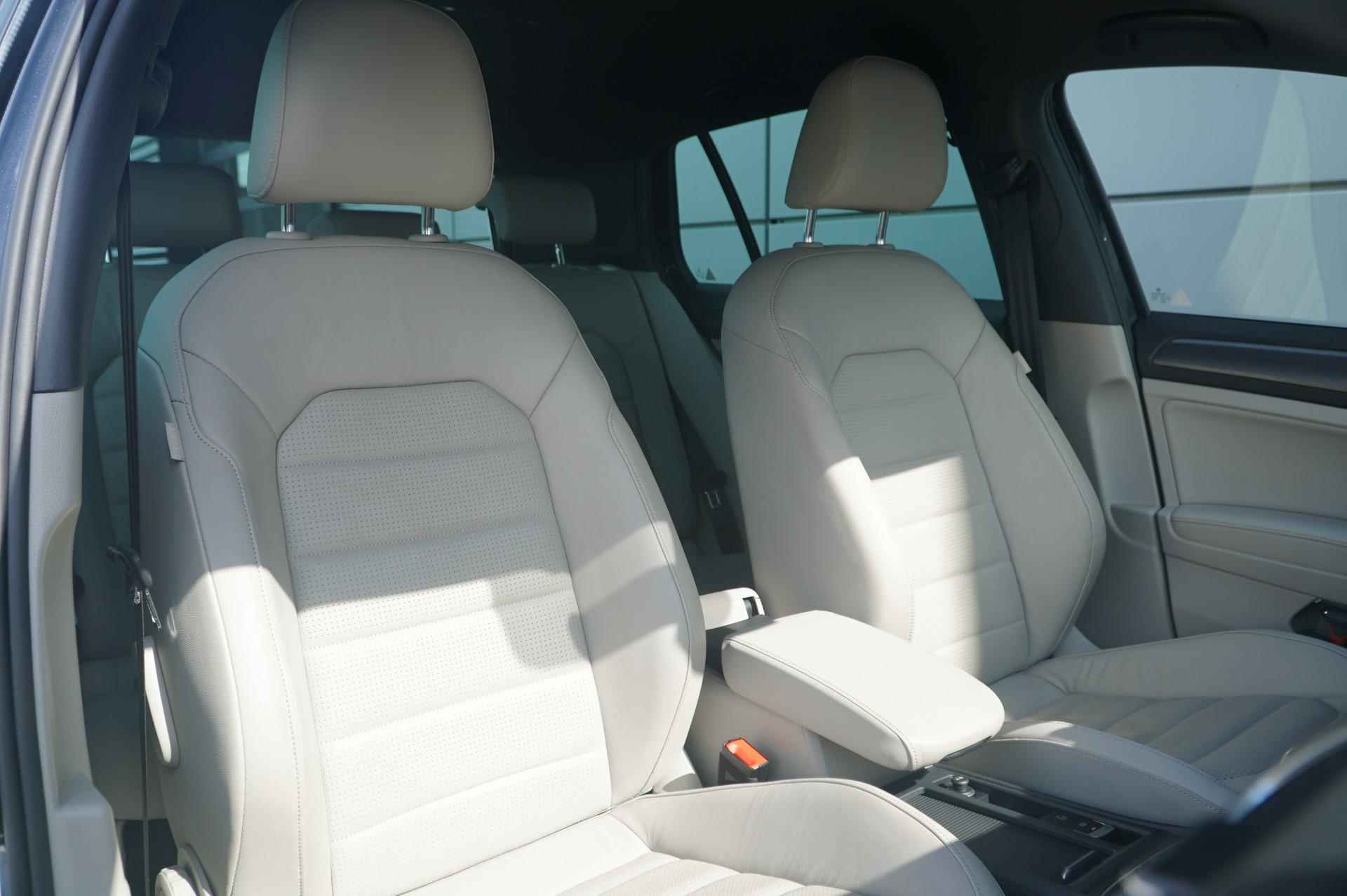 Volkswagen e-Golf 136pk E-DITION | Leder | Navigatie | Adaptive Cruise - 14/36