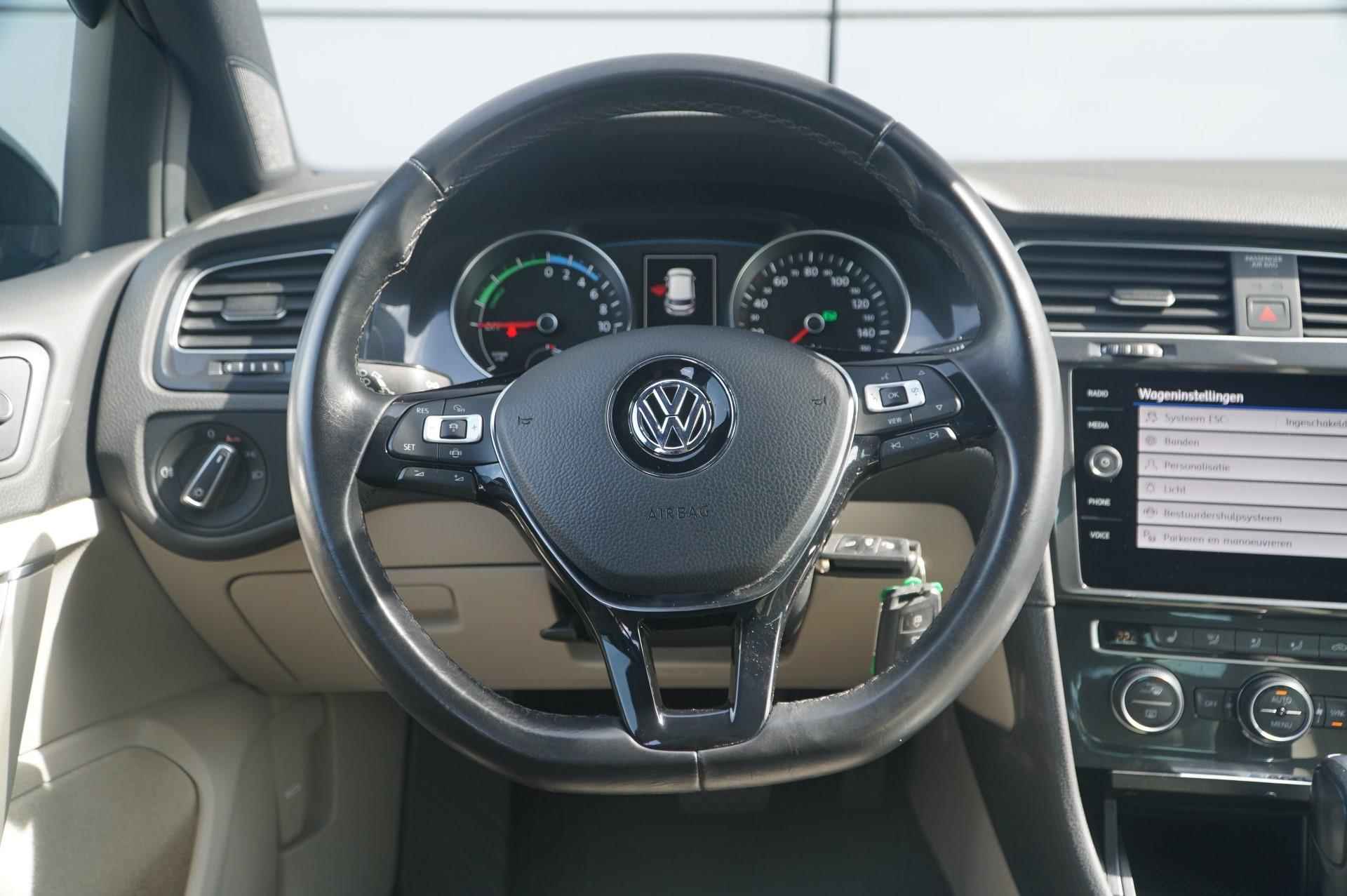 Volkswagen e-Golf 136pk E-DITION | Leder | Navigatie | Adaptive Cruise - 18/36