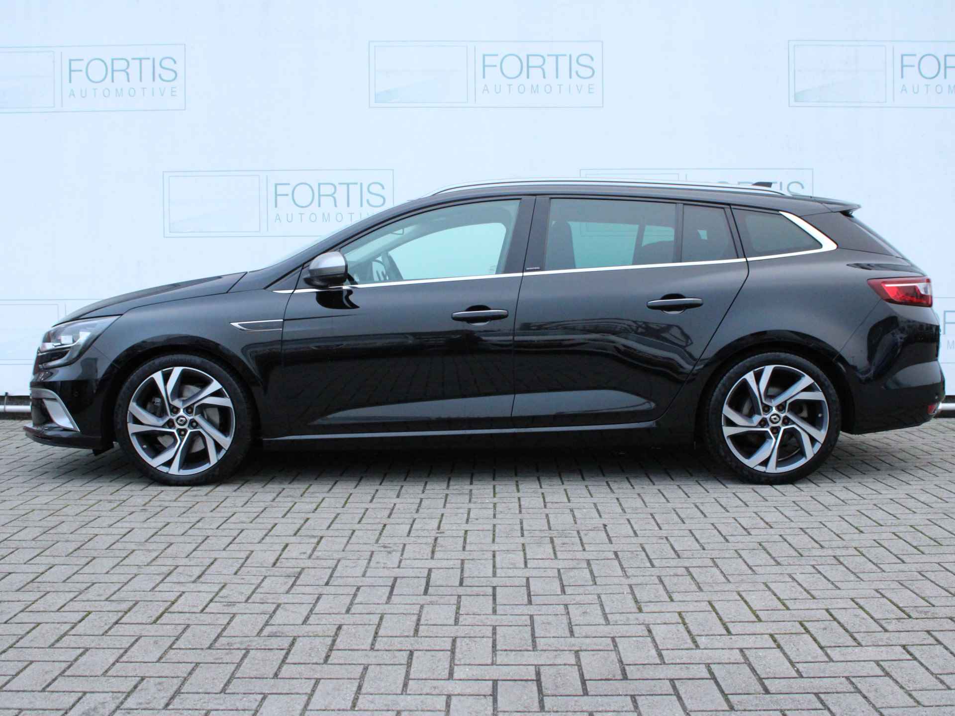 Renault Mégane Estate 1.6 TCe 205 GT PANODAK | TREKHAAK | BOSE | GROOT CARPLAY | DEALER ONDERHOUDEN | - 18/39