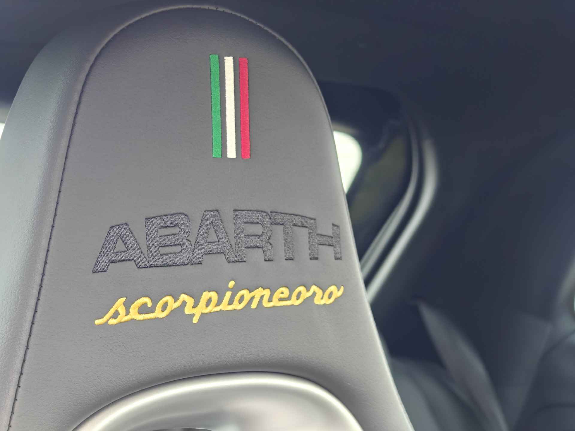 Abarth 595 ScorpioneOro | Beats | 1 van 2000 | Nieuwstaat | Carplay - 17/42