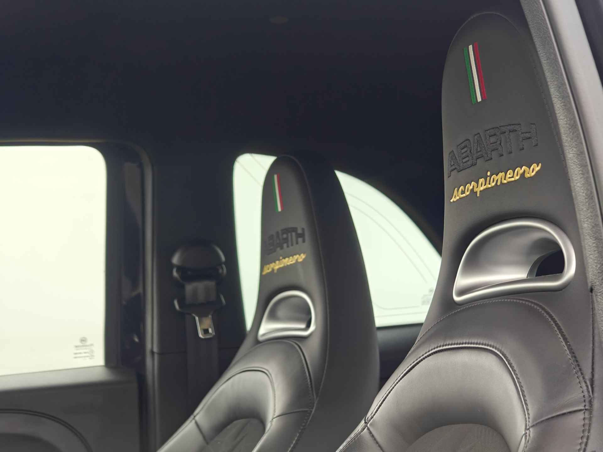 Abarth 595 ScorpioneOro | Beats | 1 van 2000 | Nieuwstaat | Carplay - 30/42