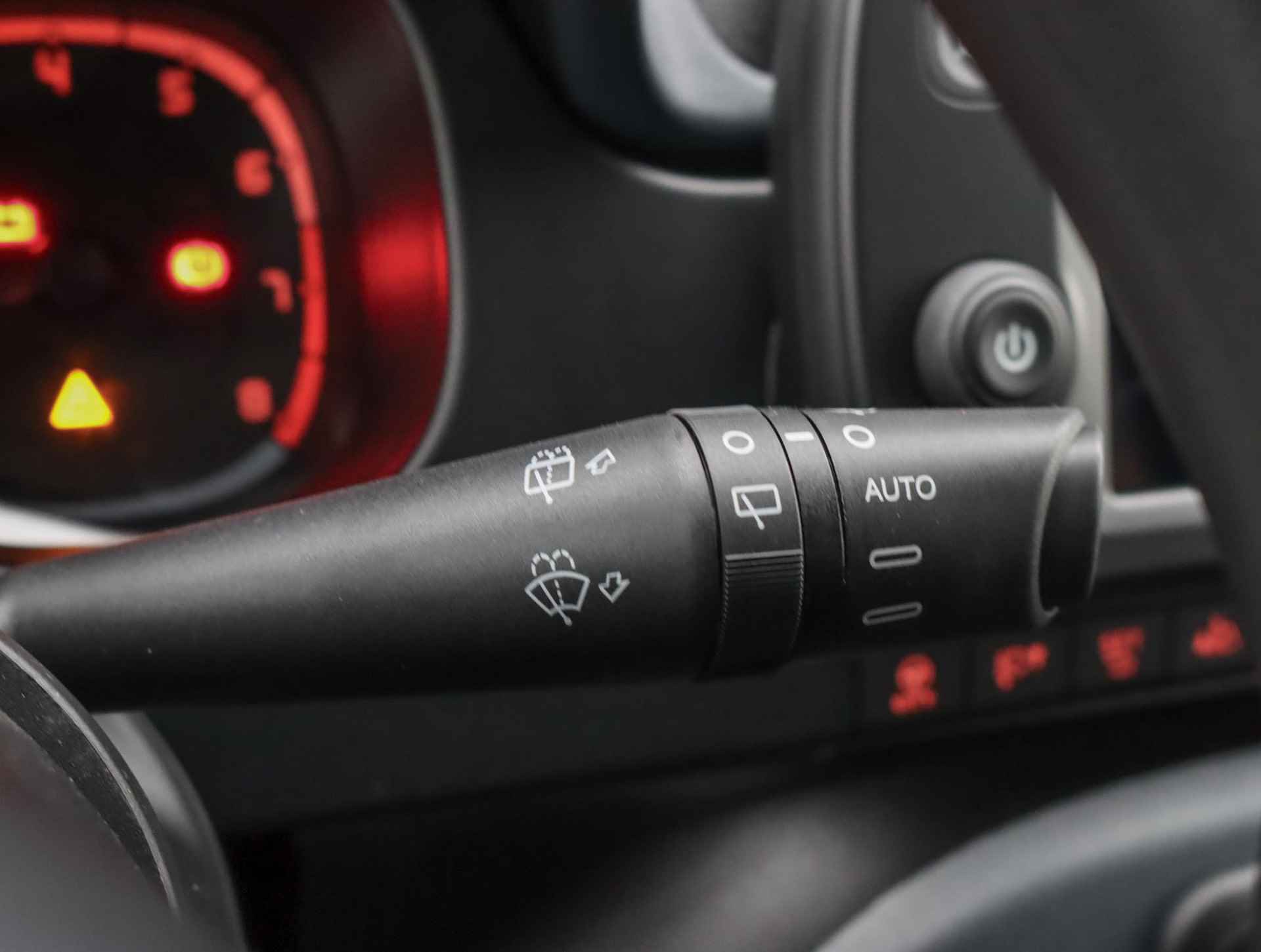 Fiat Panda 69pk Hybrid Cross (DIRECT rijden!!/Climate/Cruise/Bluetooth/Isofix/MultiMedia) - 19/35