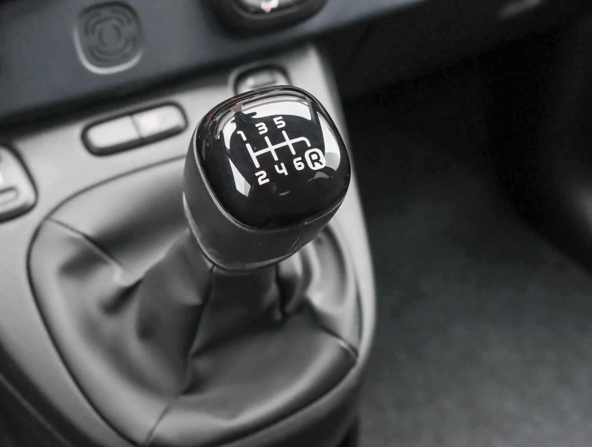 Fiat Panda 69pk Hybrid Cross (DIRECT rijden!!/Climate/Cruise/Bluetooth/Isofix/MultiMedia) - 25/35