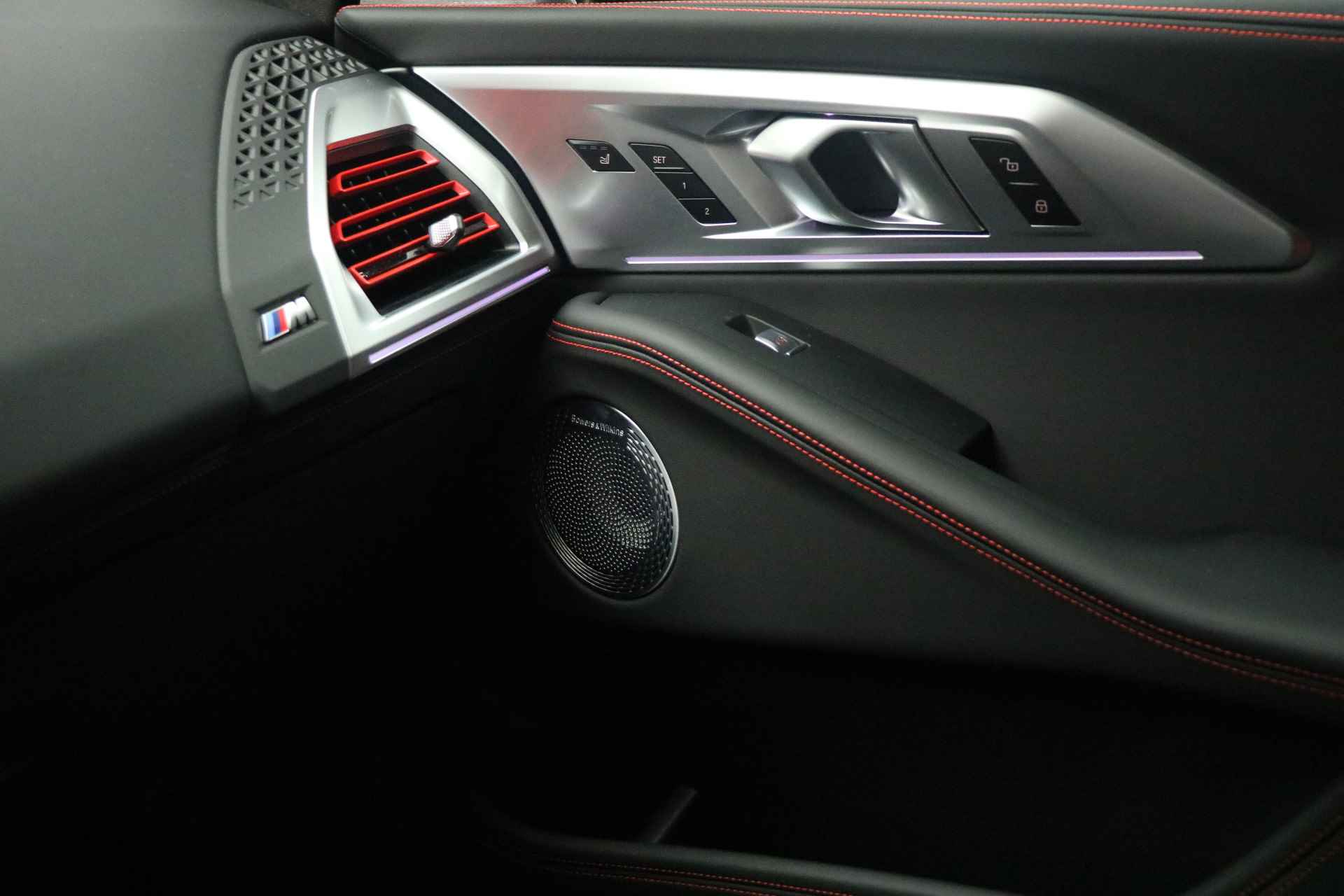 BMW XM PHEV Label Red 30 kWh Automaat / Trekhaak / Massagefunctie / Adaptief M Onderstel Professional / Bowers & Wilkins / Soft-Close / M Multifunctionele stoelen - 23/27