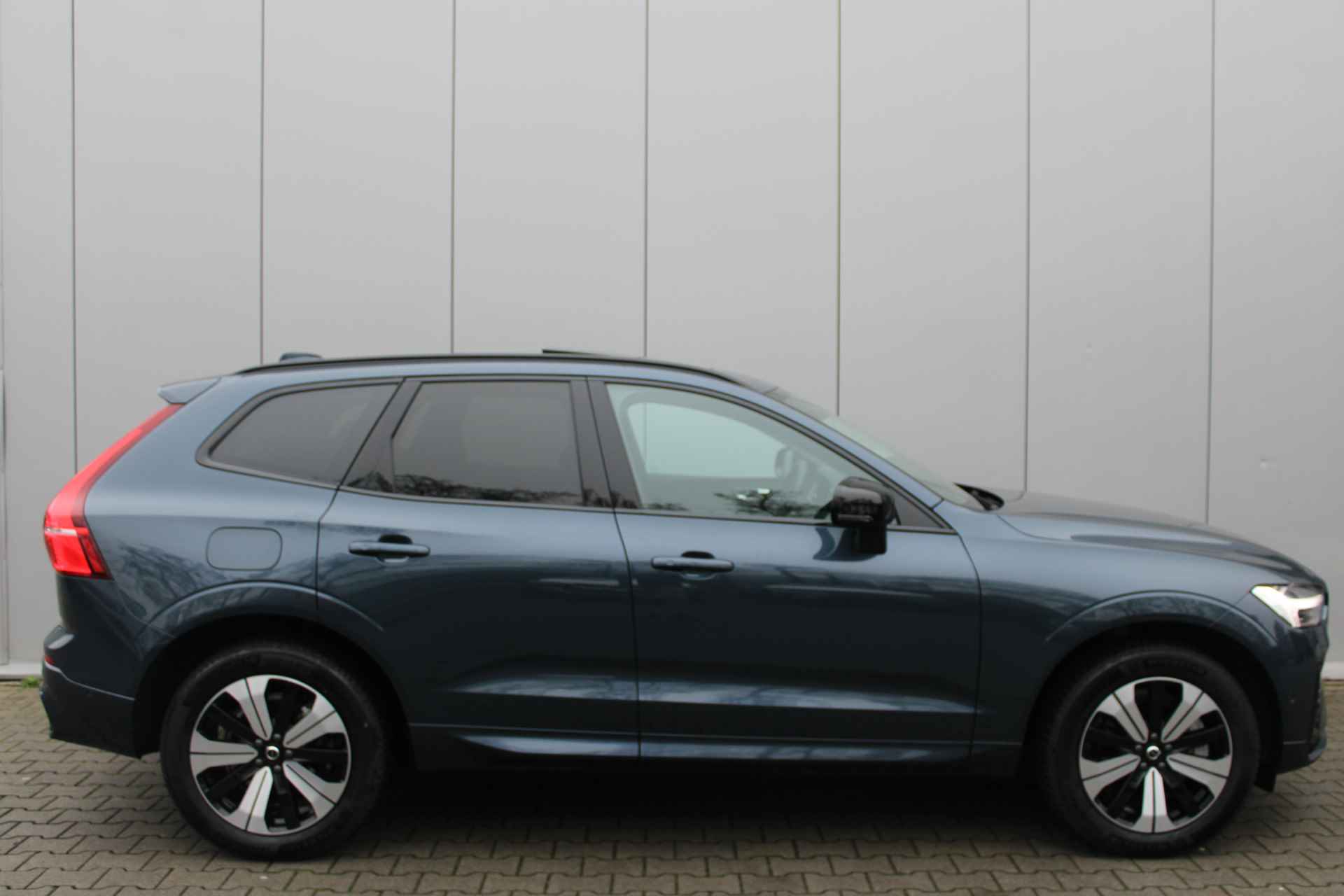 Volvo XC60 T6 Plug-in hybrid AWD Plus Dark | 360 Camera | Harman Kardon | Family Line - 4/42