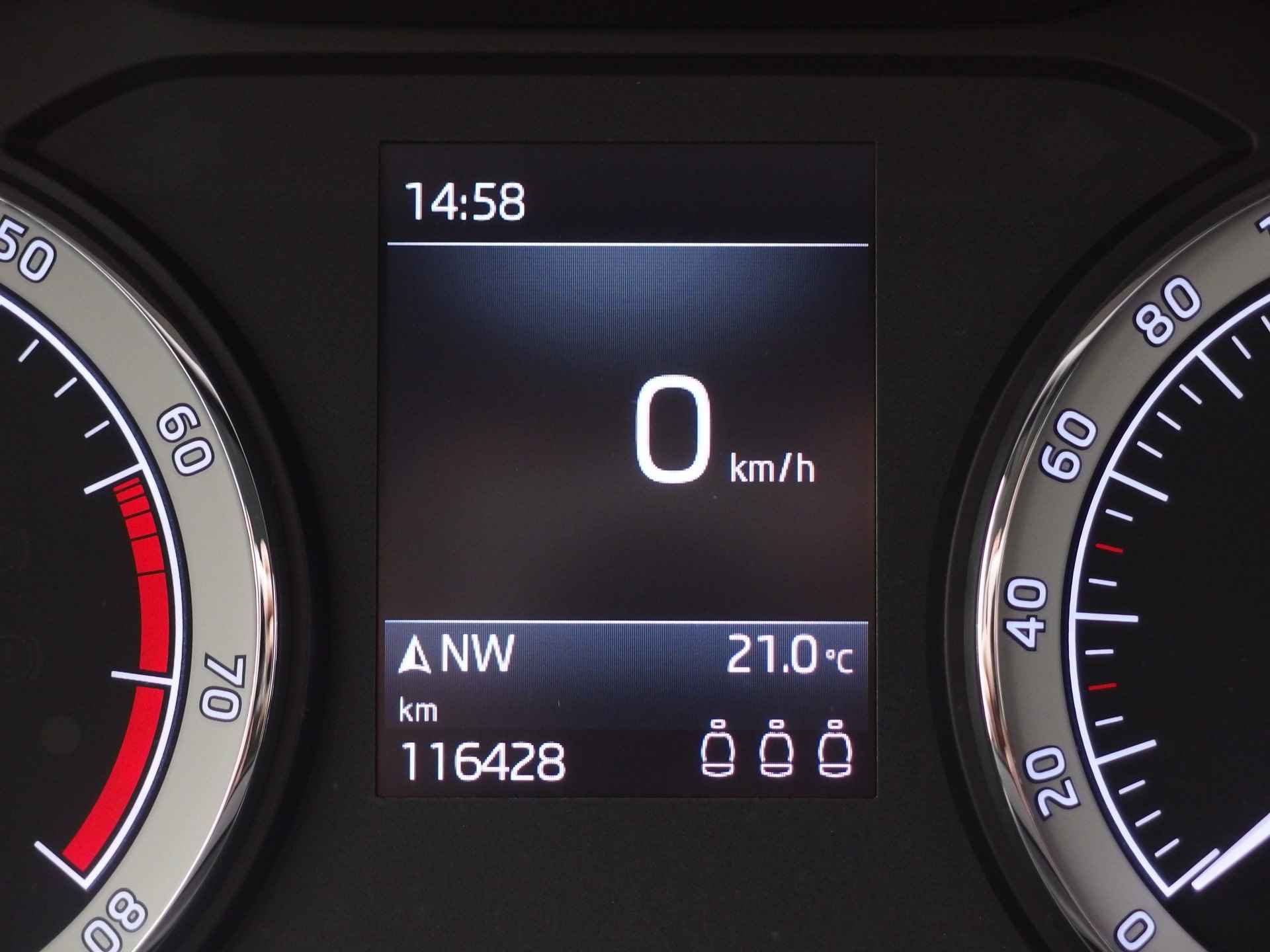 Škoda Karoq 1.0 TSI Clever Edition CAMERA / STOELVERW / CARPLAY / NAVI / CLIMA / PDC / NL-AUTO - 34/51