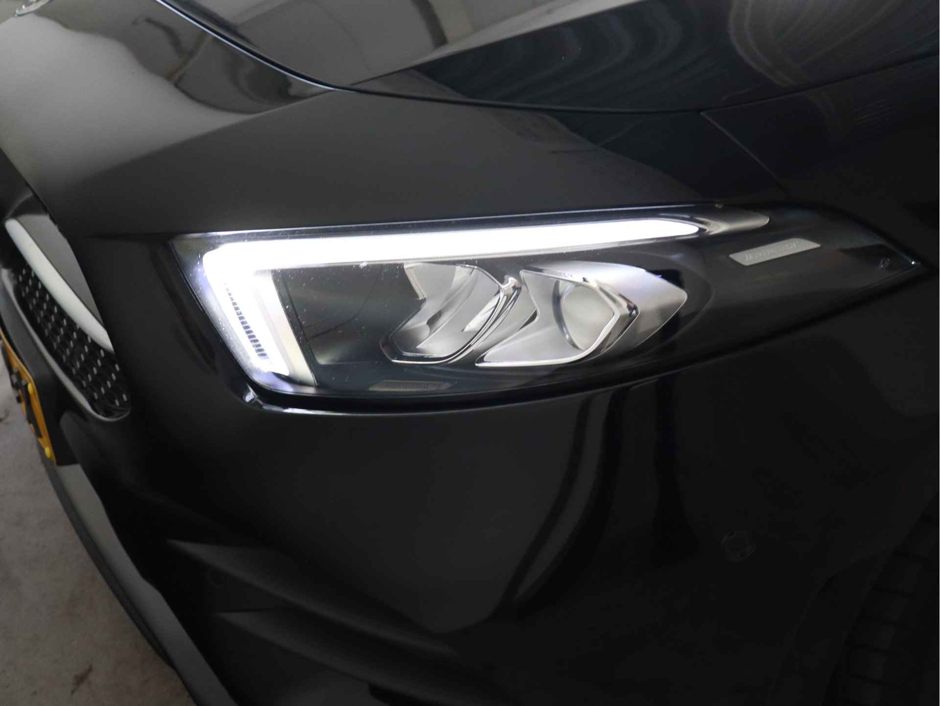 Mercedes-Benz A-Klasse 180 Business Solution AMG Night Upgrade NL-Auto!! Led verlichting I Camera - 32/36