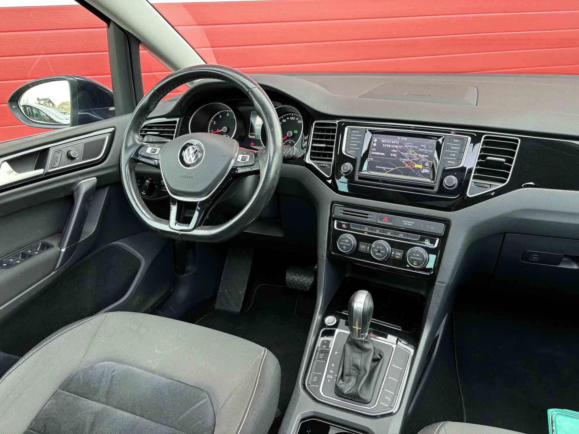 Volkswagen Golf Sportsvan 1.4 TSI Highline AUTOMAAT / TREKHAAK / PANORAMADAK / CAMERA / KEYLESS / NAVI / CLIMA / PDC / NL-AUTO - 5/11