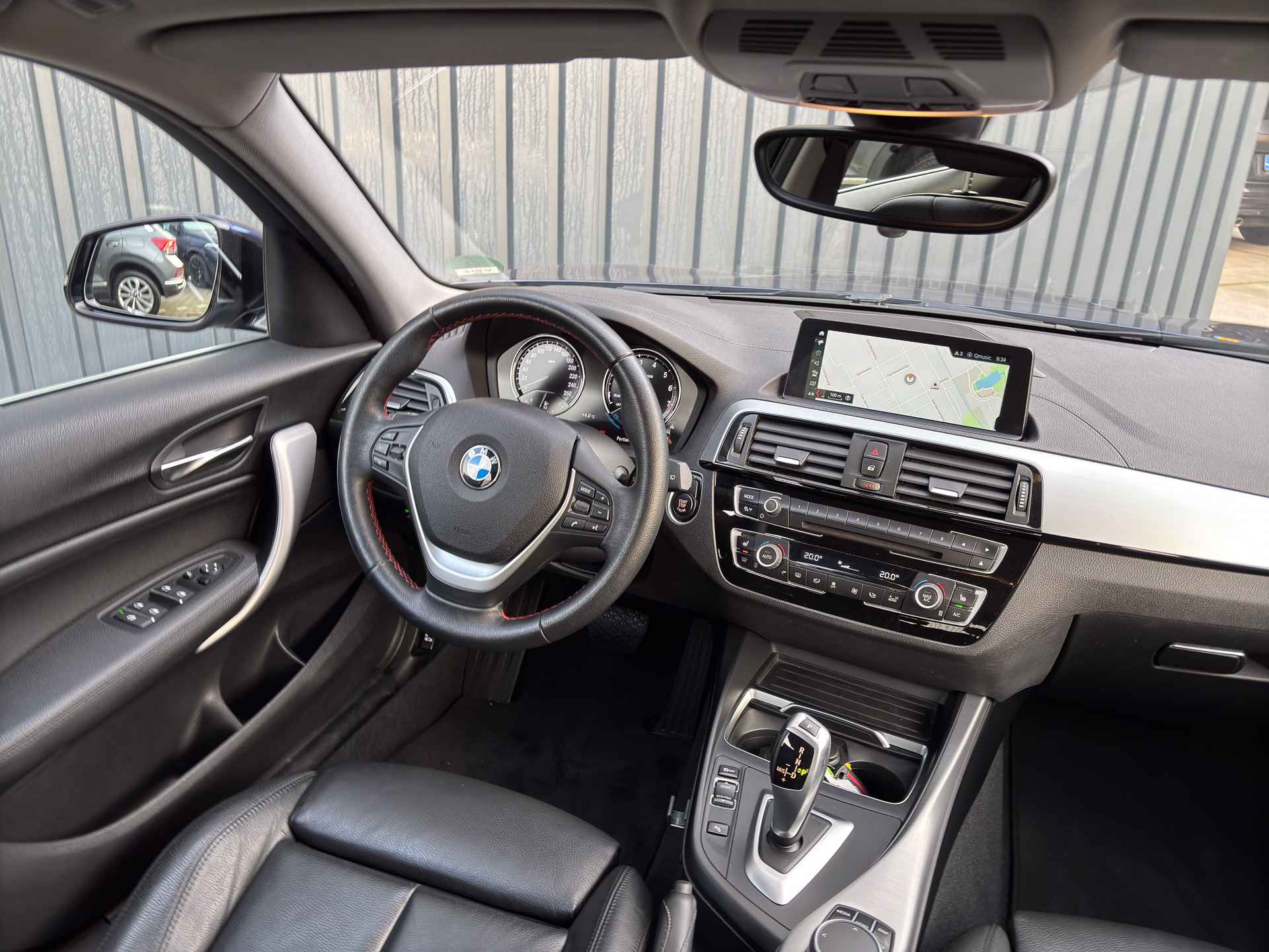 BMW 1-serie 118i High Executive | Leder | Camera | Parkeersensoren V&A | Stoelverwarming | Prijs Rijklaar!! - 8/41